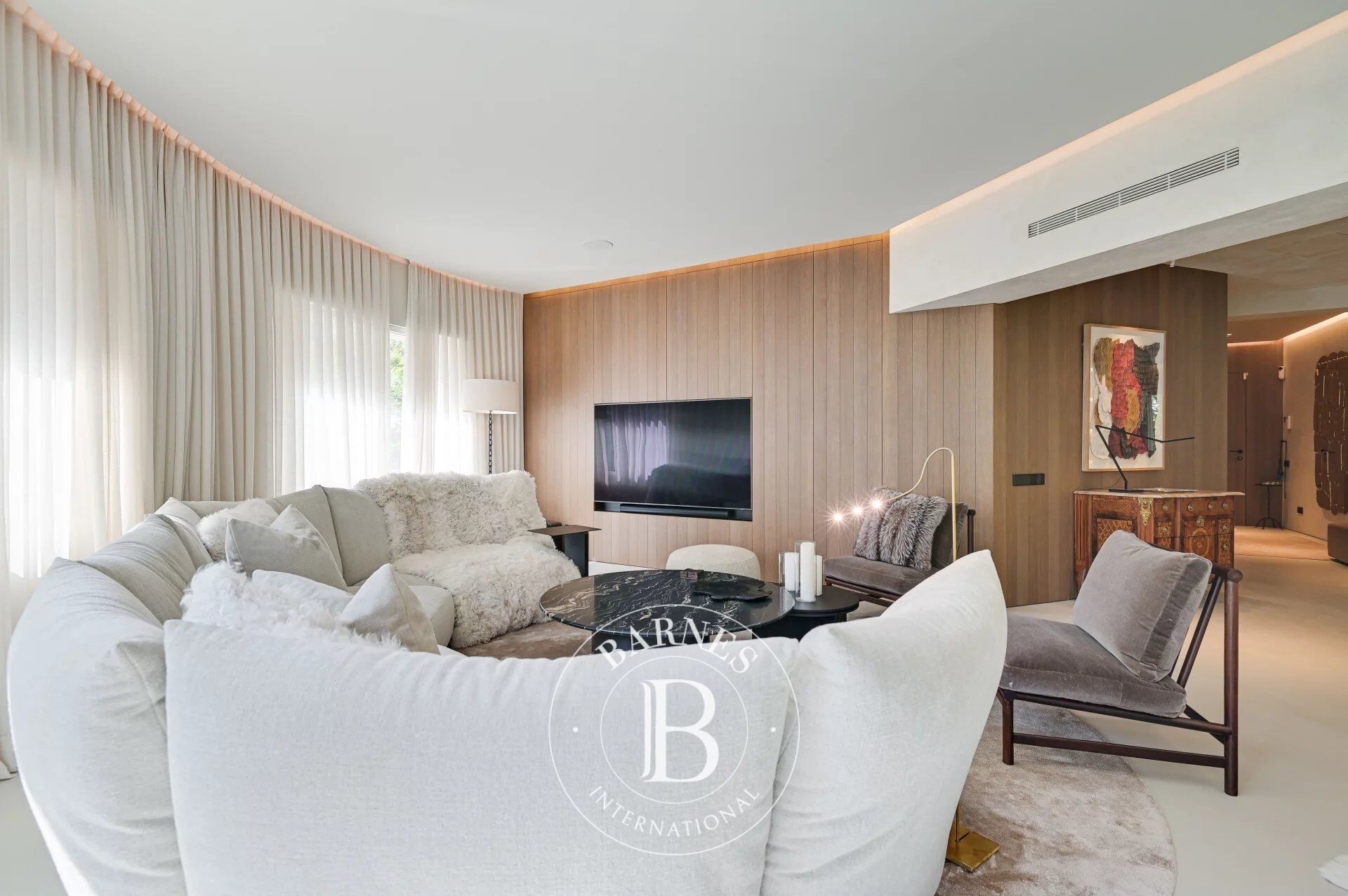 Contemporary elegance overlooking Turó Park - picture 2