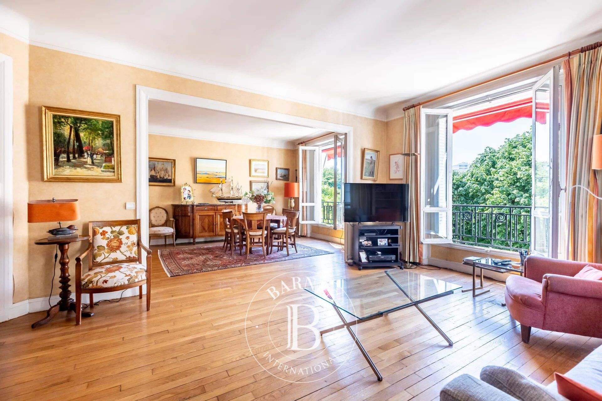 EXCLUSIVE LISTING Paris 15 - LOWENDAL - 134m² (1,442 sq ft) apartment - 3 bedrooms - picture 3