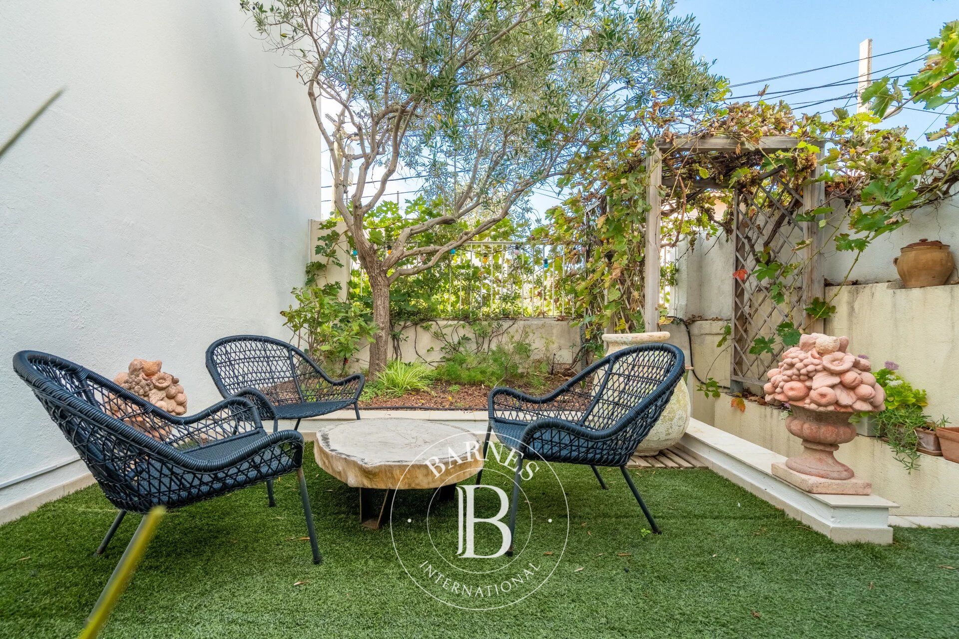 A VENDRE - 13008 - VIELLE CHAPELLE - MAISON - JARDIN - MER - TERRASSE - picture 1