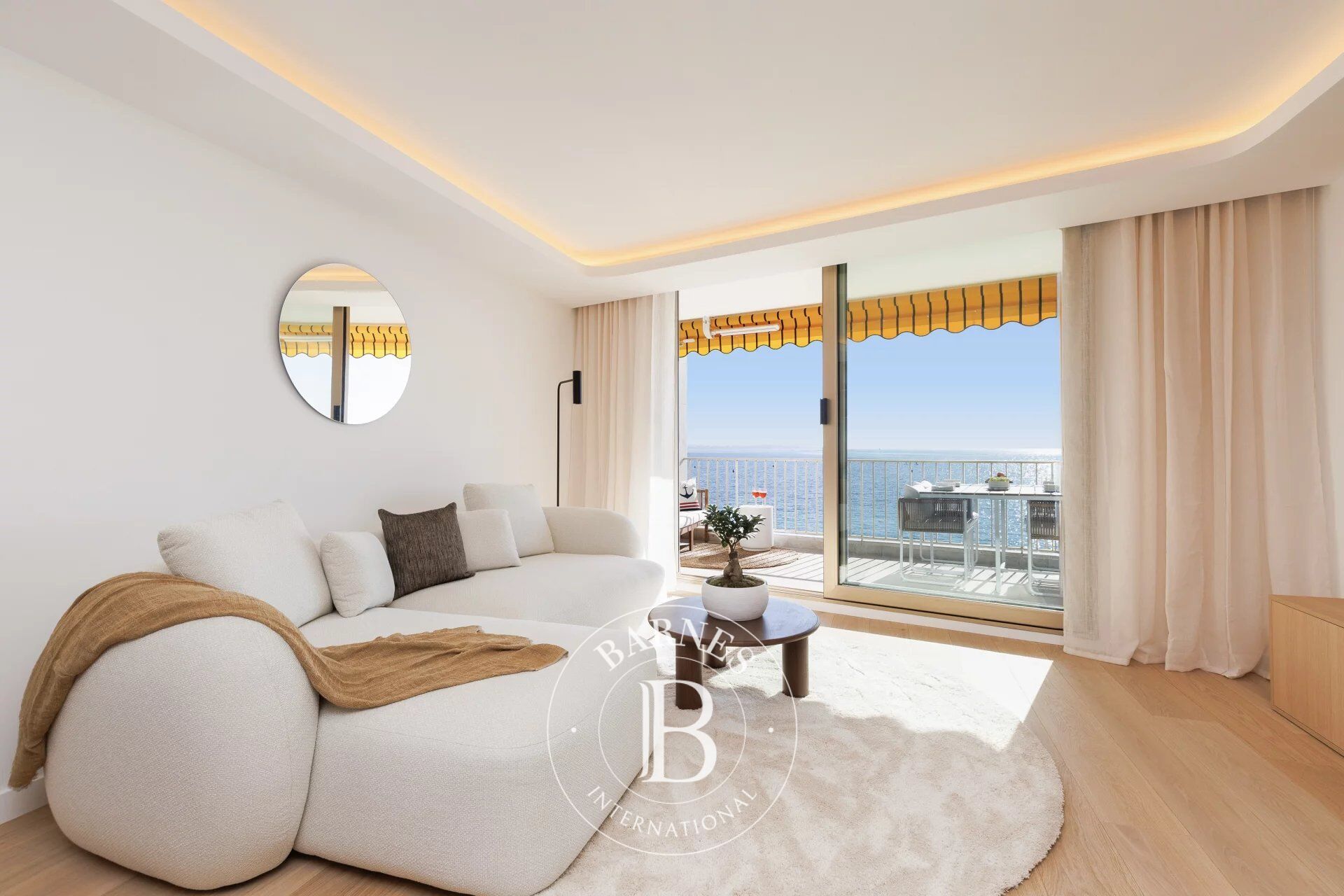 CANNES PALM BEACH / MOURÉ ROUGE - 2 BEDROOMS - TERRACES - PANORAMIC SEA VIEW - picture 1