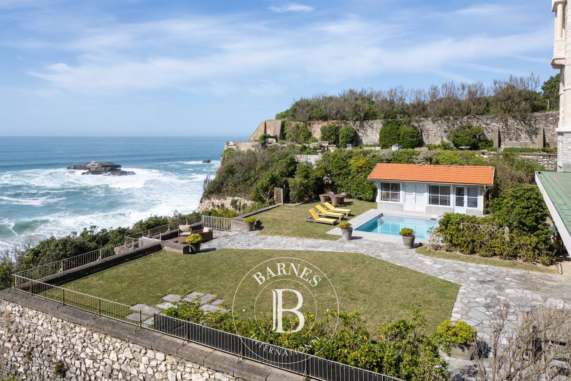 BIARRITZ, QUARTIER IMPÉRIAL, APPARTEMENT D'EXCEPTION FACE À L'OCÉAN - picture 2