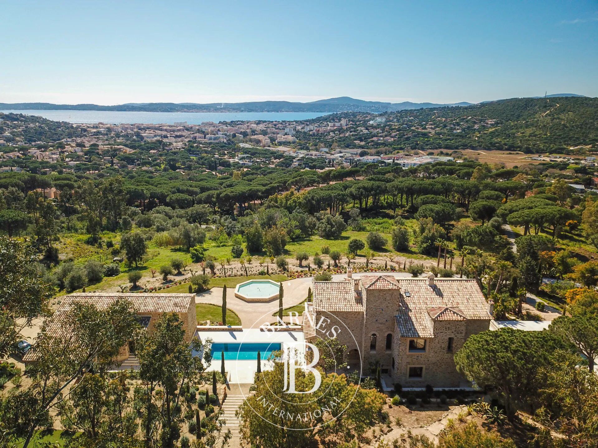 GOLFO DI SAINT-TROPEZ - SAINTE-MAXIME - PROPRIETÀ UNICA - ELIPORTO - 2 PISCINE - 4 ETTARI - picture 2