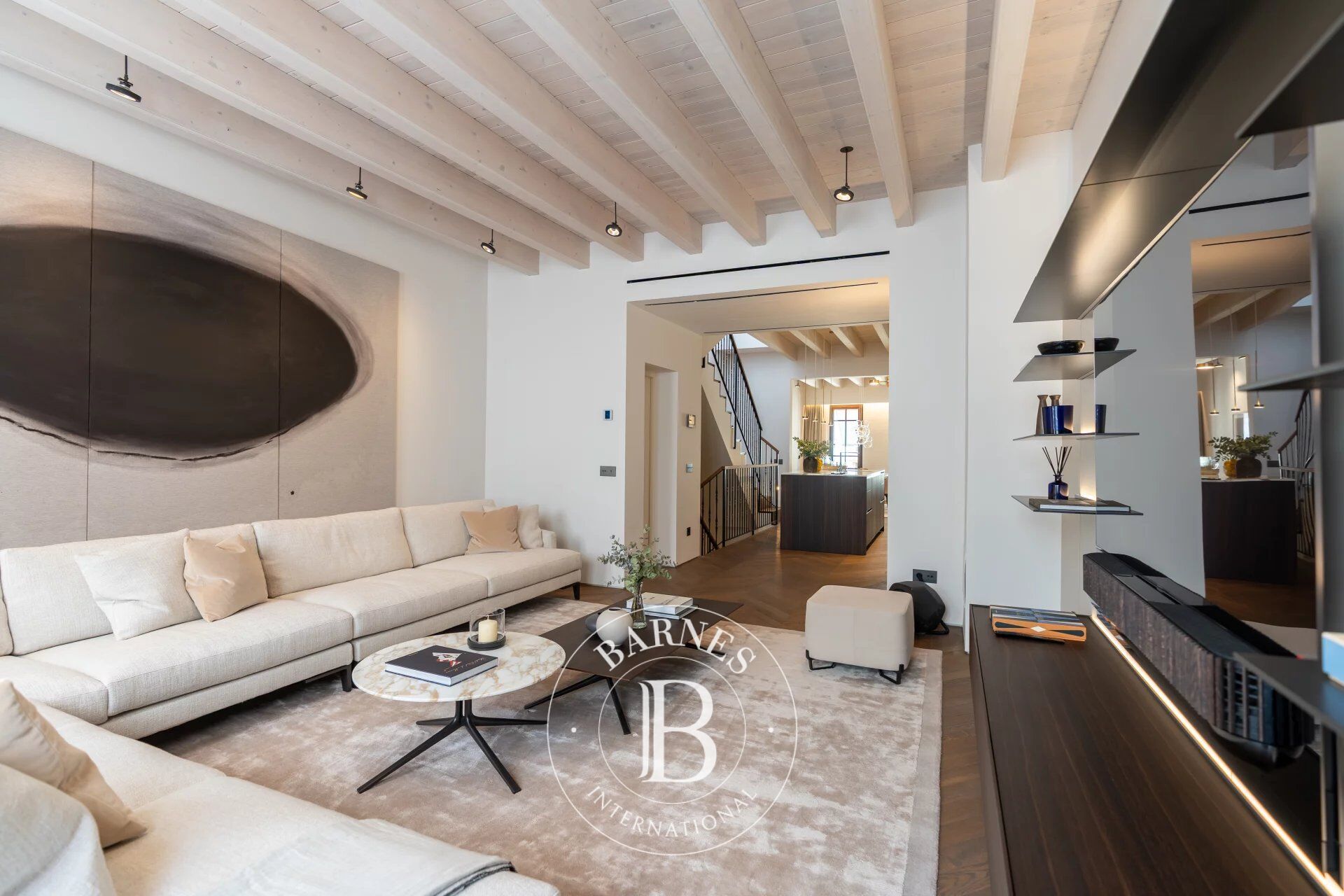 Townhouse Llorenç - Elegant New-Build with Private Rooftop Pool in Palma Old Town - picture 3