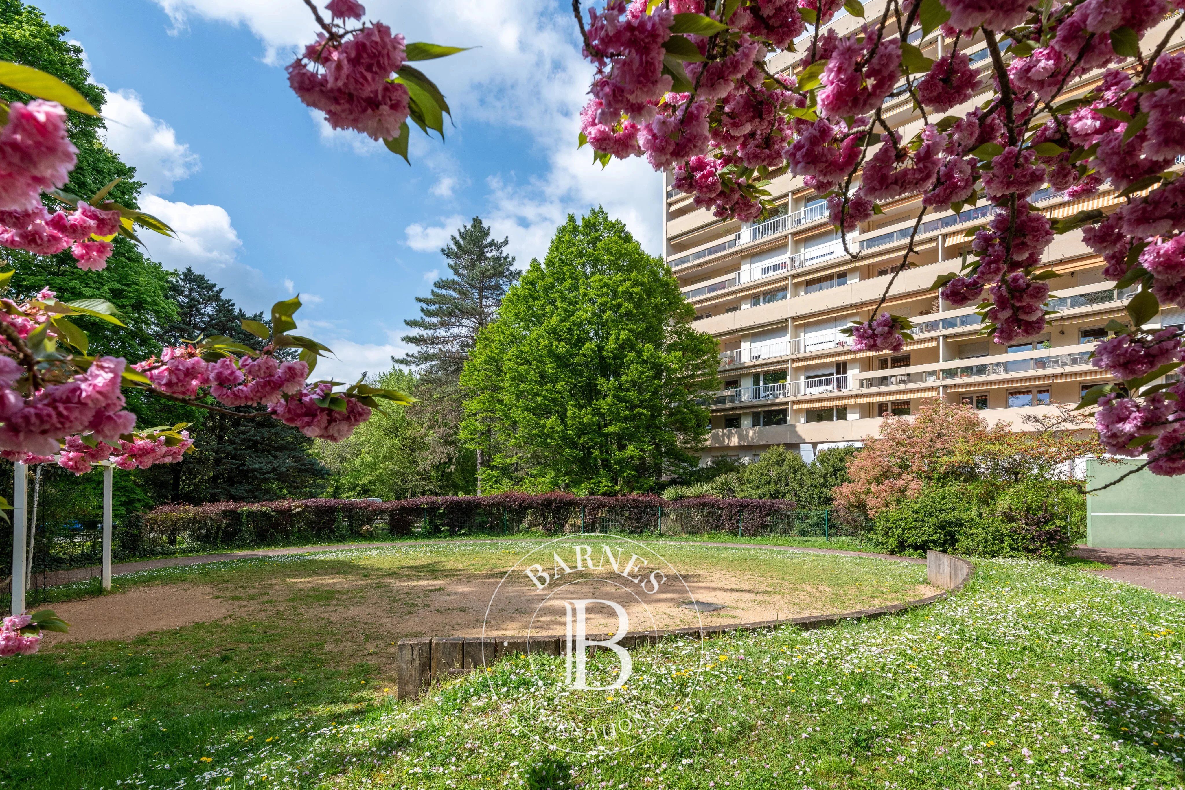 Écully Centre – 5th floor – Approx. 124 sqm – Terrace and balcony – 3/4 bedrooms – Cellar - picture 1