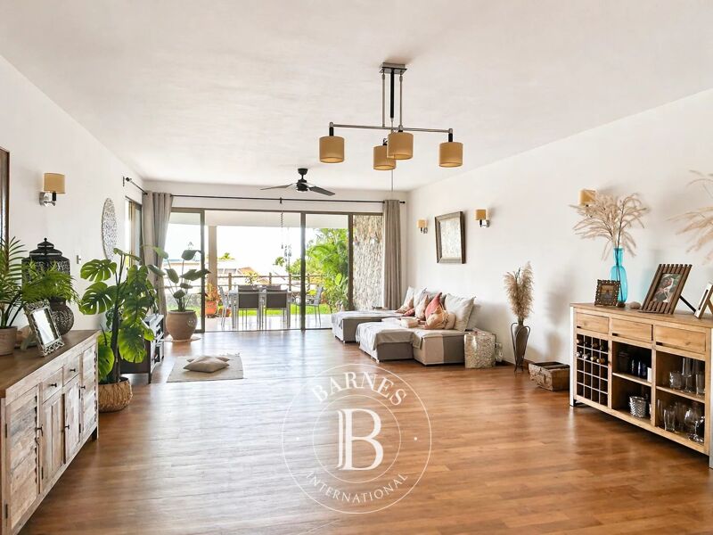 BLACK RIVER – Stunning View – 3 Bedrooms