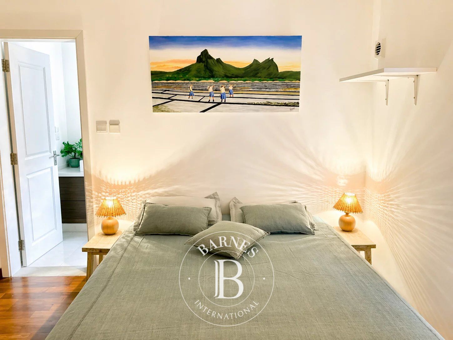 BLACK RIVER – Stunning View – 3 Bedrooms - picture 3