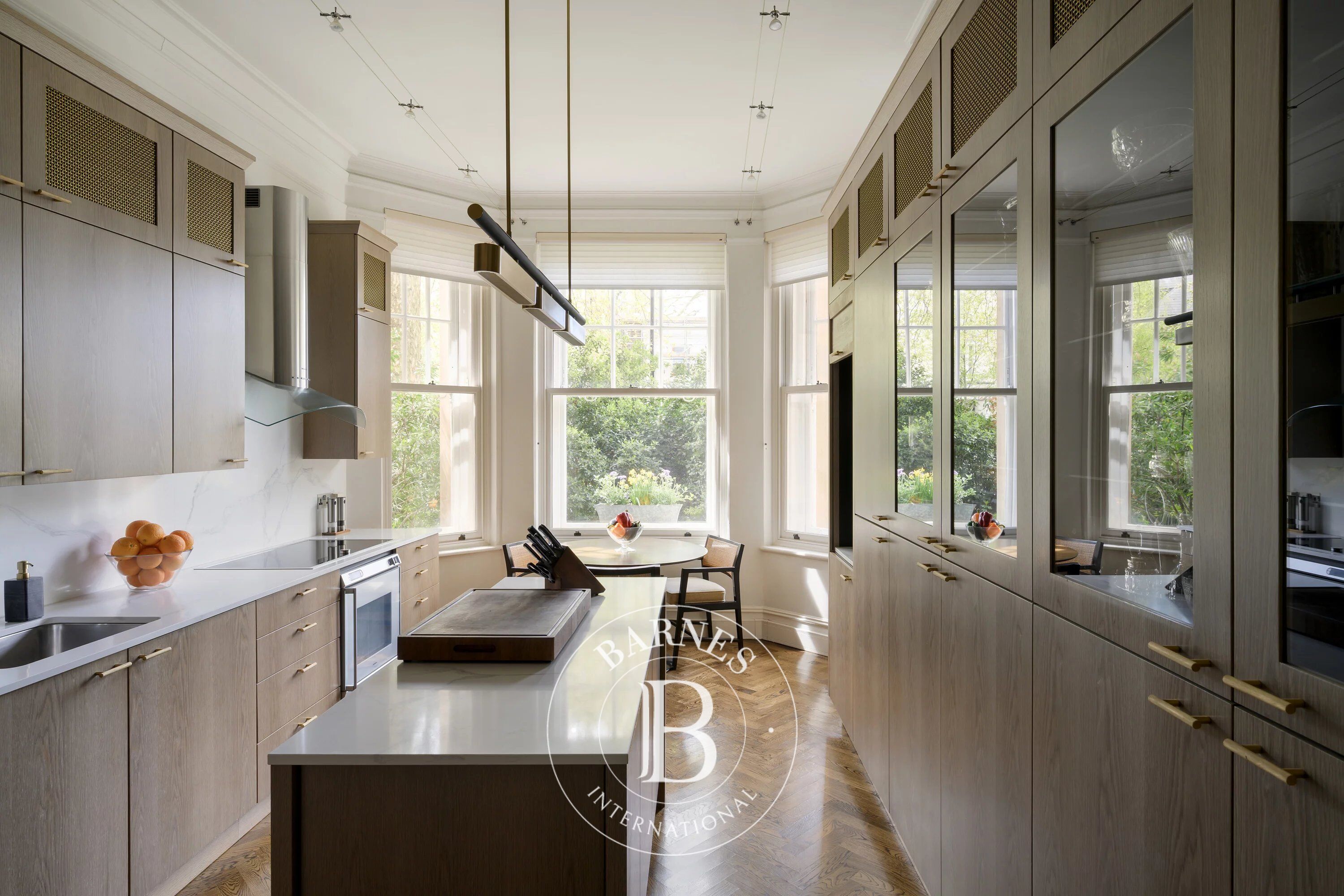 Oakwood Court, Holland Park - picture 3