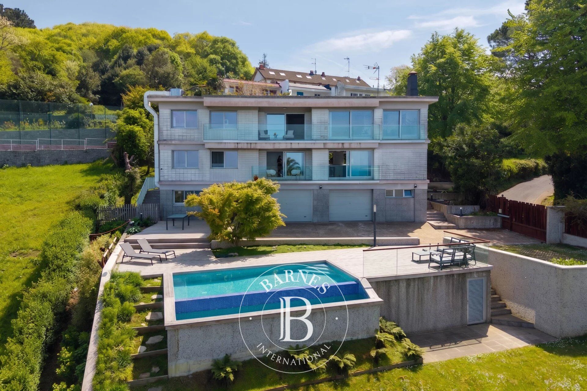 SAINT-SÉBASTIEN - Demeure exclusive avec vues panoramiques sur la mer - picture 1