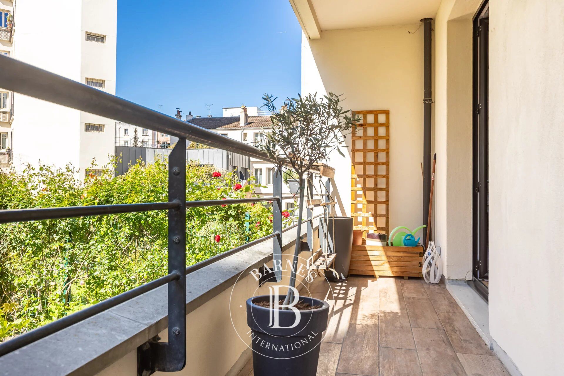 Exclusivité Barnes Boulogne - Centre - Appartement trois pièces de 74m2 avec balcon sur jardin - picture 2