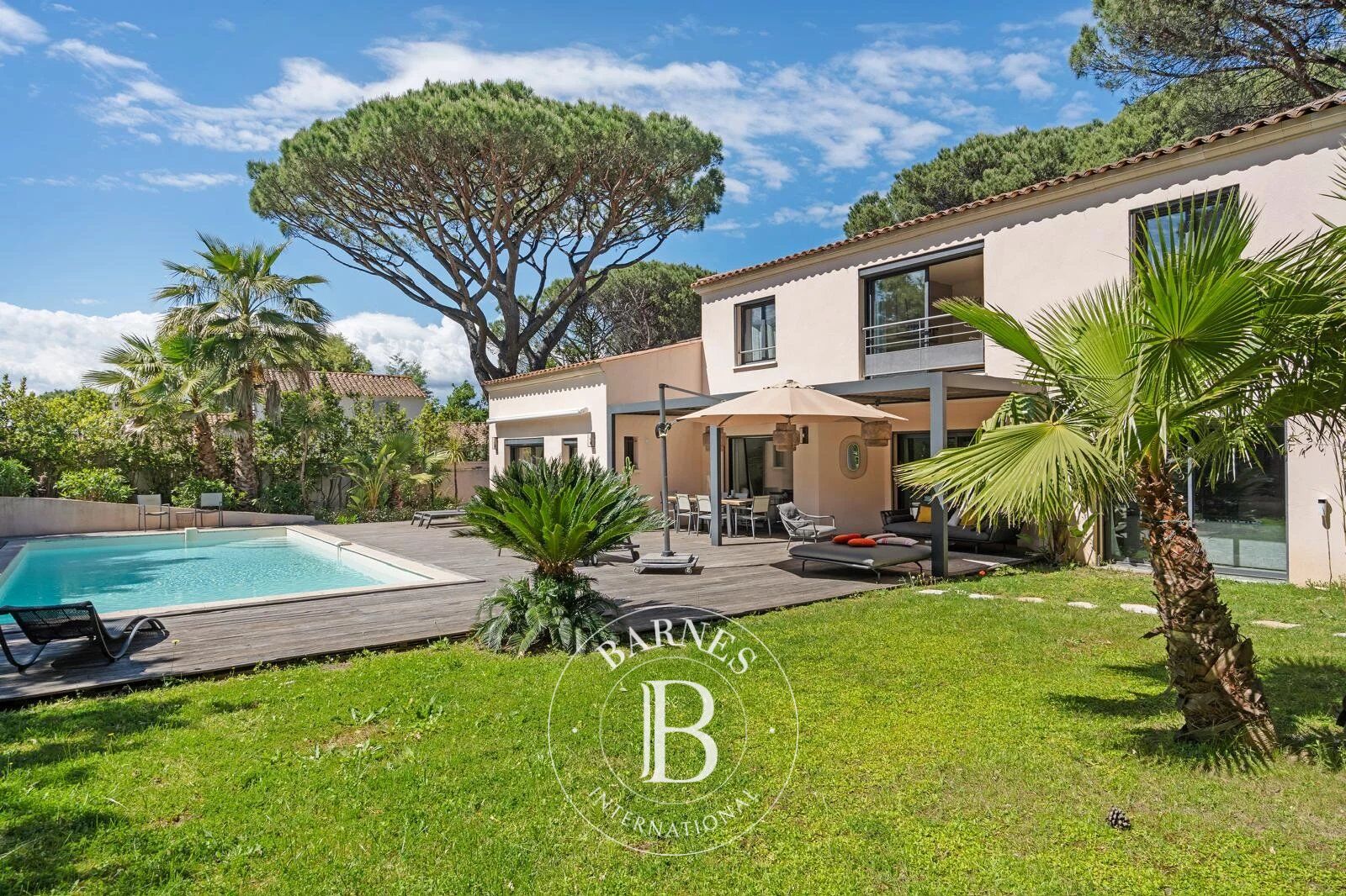 GASSIN - VILLA CONTEMPORAINE PROCHE DE SAINT-TROPEZ - 5 CHAMBRES - picture 2