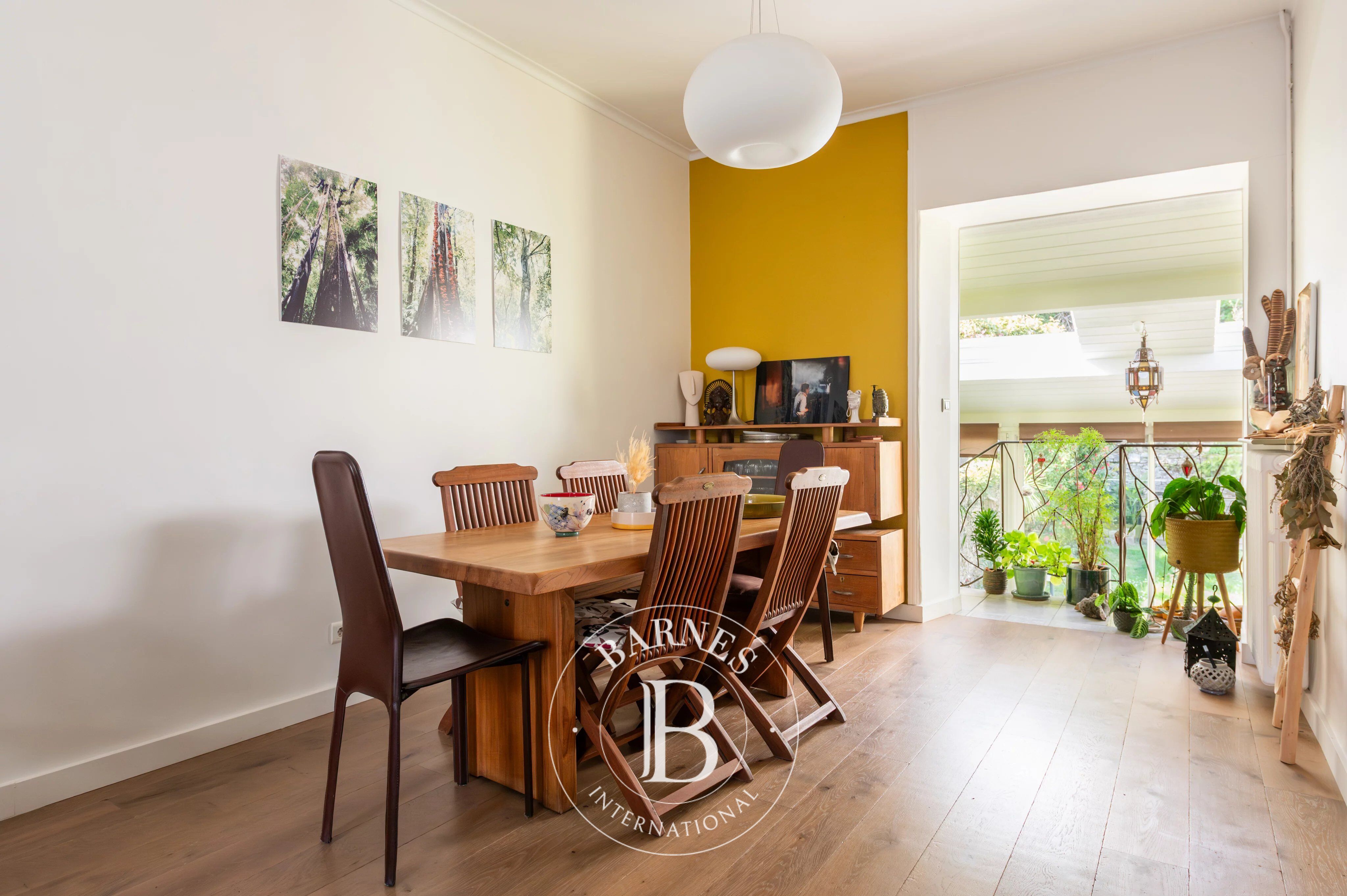 Charming 6-Room House with Garden in Nantes - picture 3