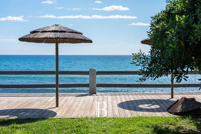 Cap Corse, Sisco, private waterfront estate, 4... - picture 2