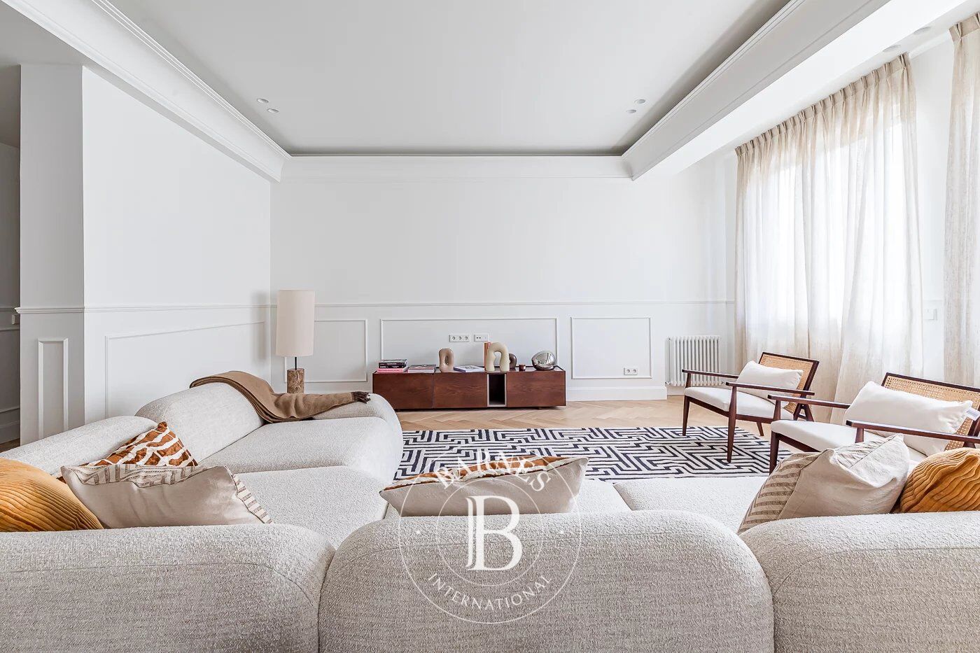 Appartement rénové à Goya par Barnes - picture 2