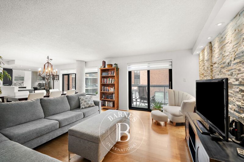 For Rent Apartment | Montréal (Ville-Marie) - picture 1