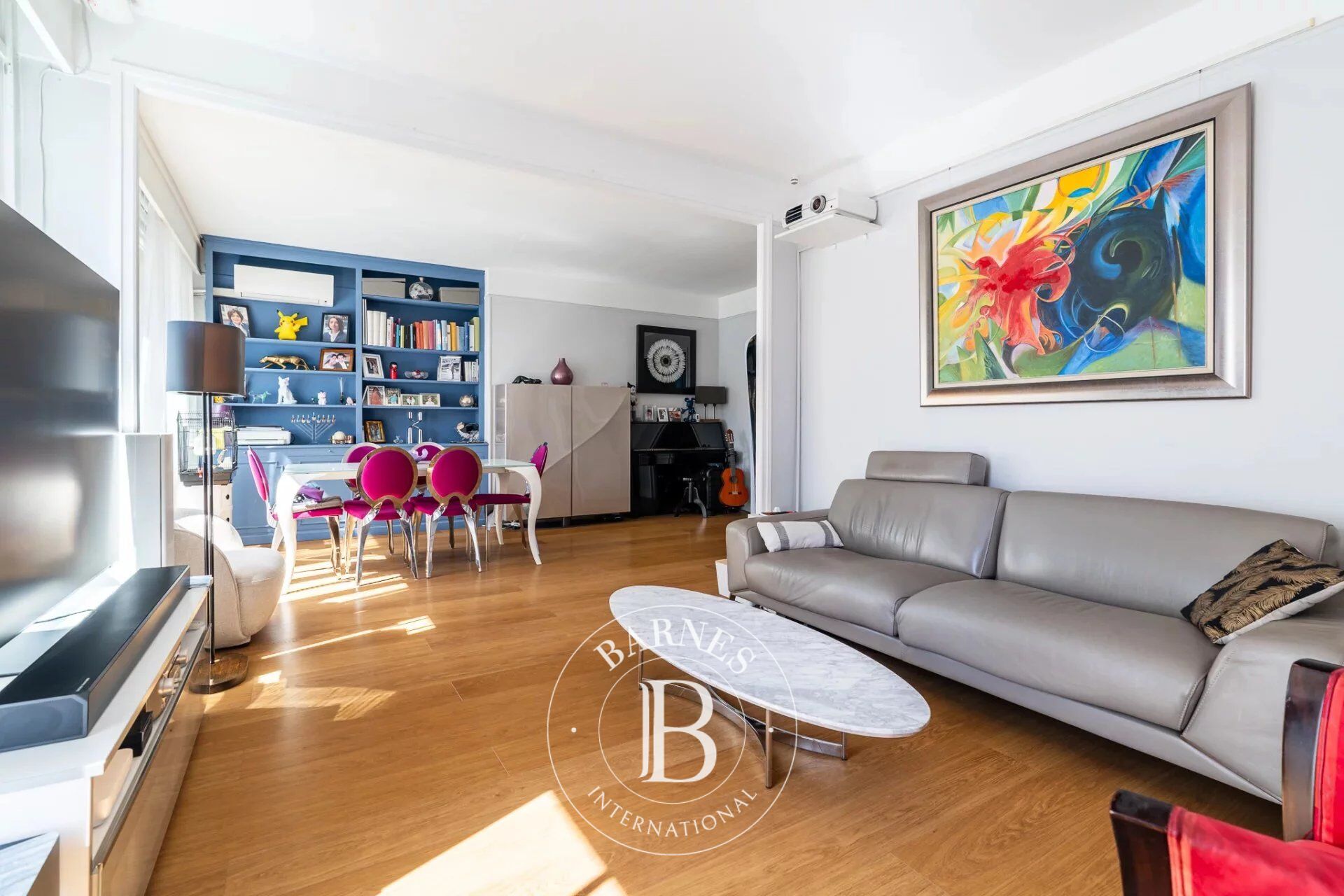 Exclusive listing - Neuilly-Pont de Neuilly - 2-bed apartment - Balcony - 2 mins from Metro line 1 - picture 3