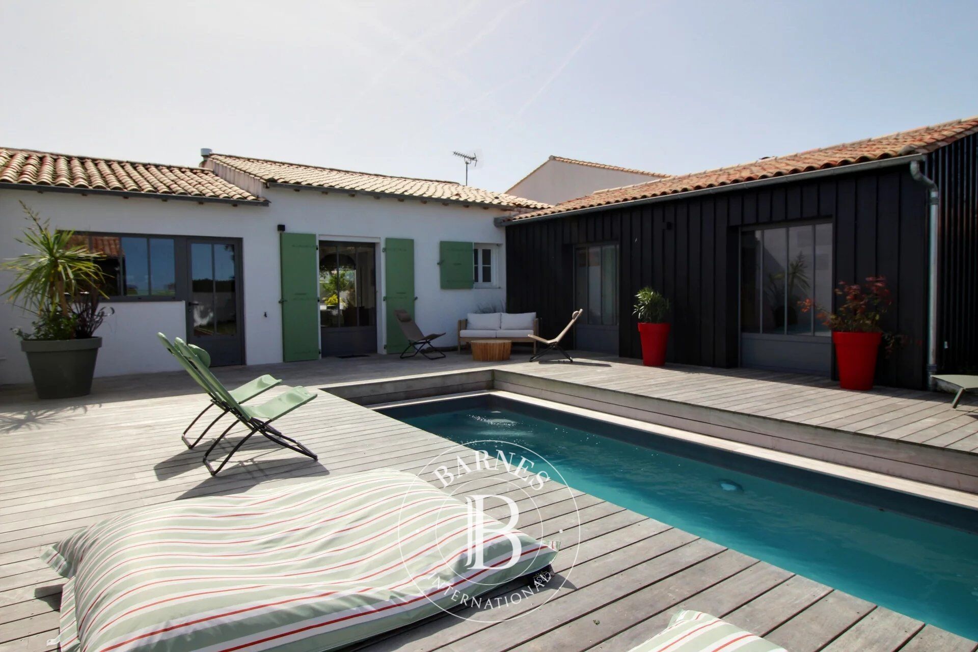 EXCLUSIVITÉ - ARS EN RÉ - Maison à vendre avec piscine proche de la plage - picture 1