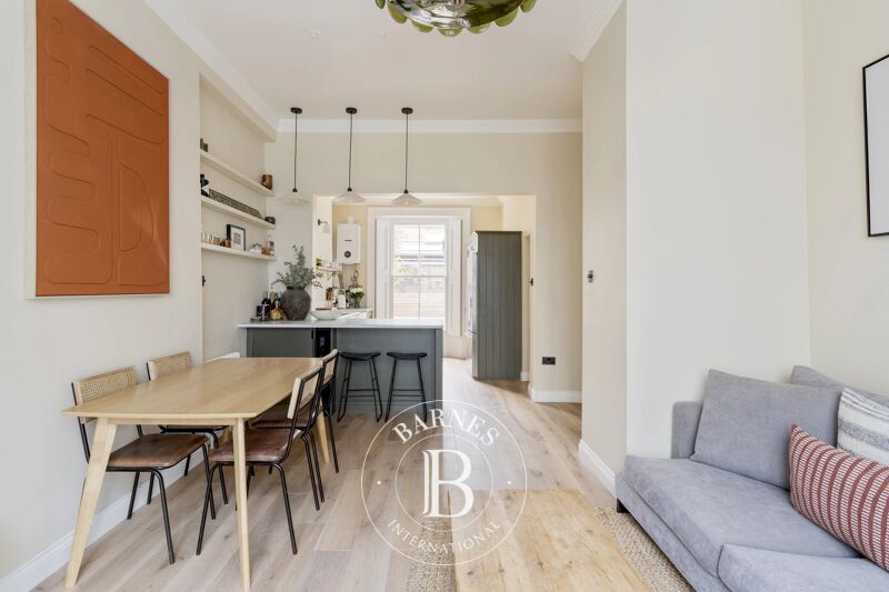 For Rent Apartment | London - picture 1