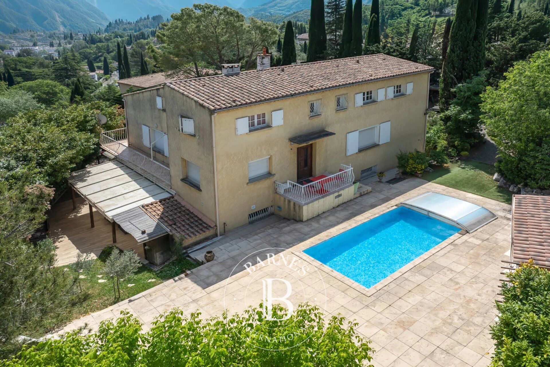 EXCLUSIVE – AIX-EN-PROVENCE - 440 SQM HOUSE - 8 BEDROOMS - HEATED SWIMMING POOL - GARAGE - picture 1