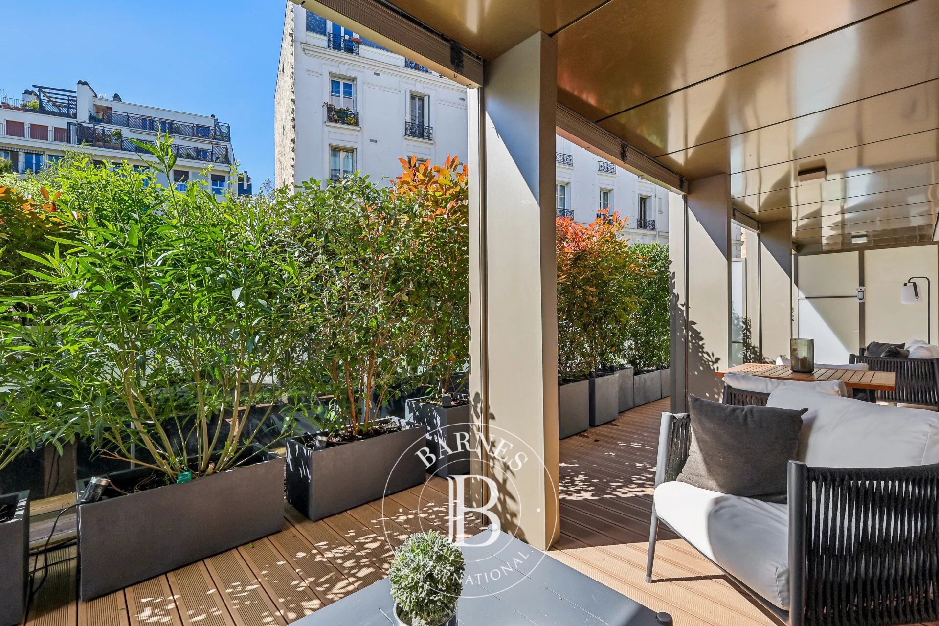 Paris 7 - Immeuble de standing - Terrasse - Calme et Lumineux - Excellent état - picture 2