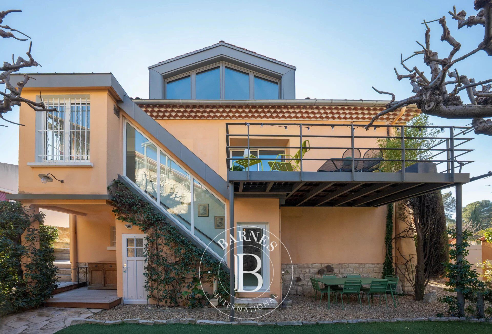 AIX EN PROVENCE - HYPER CENTRE - VILLA DE CHARME 1930 228M²  - 5 CHAMBRES - GARAGE -JARDIN 300m² - PISCINE - VUE DEGAGEE - picture 2