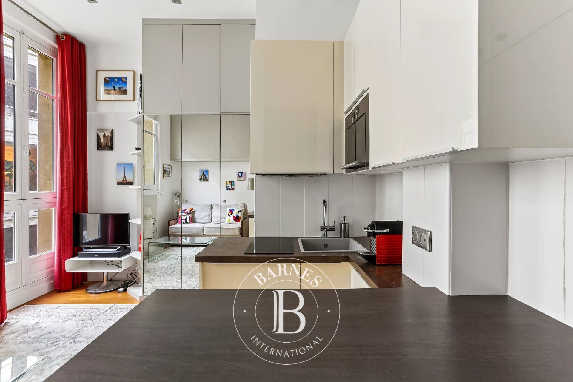 Paris 16 - Foch/Chaillot - Studio  - bel immeuble ancien - picture 3
