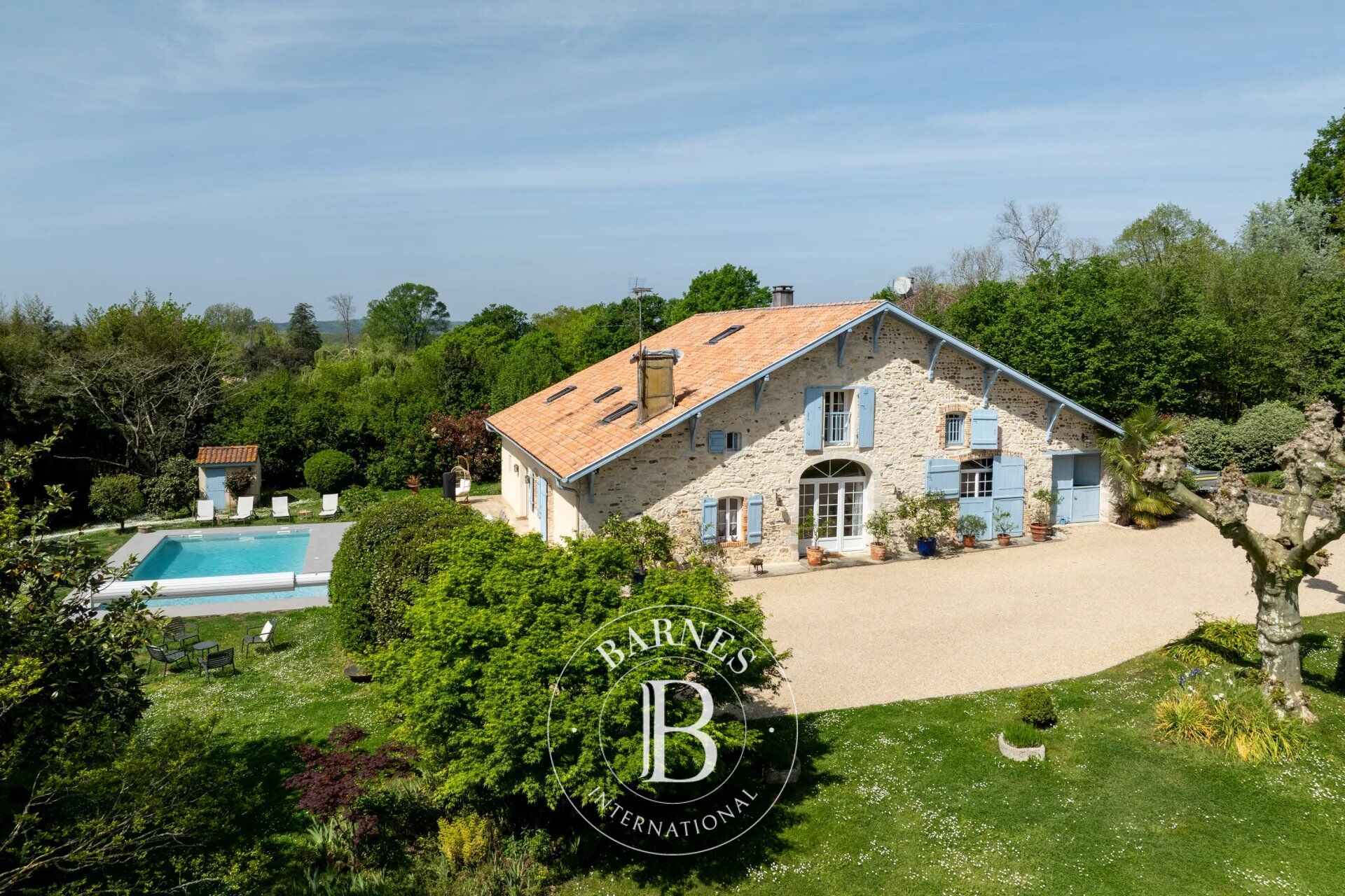 25 MINUTES FROM BAYONNE, BEAUTIFUL 18TH-CENTURY LANDES HOUSE WITH SWIMMING POOL - picture 1