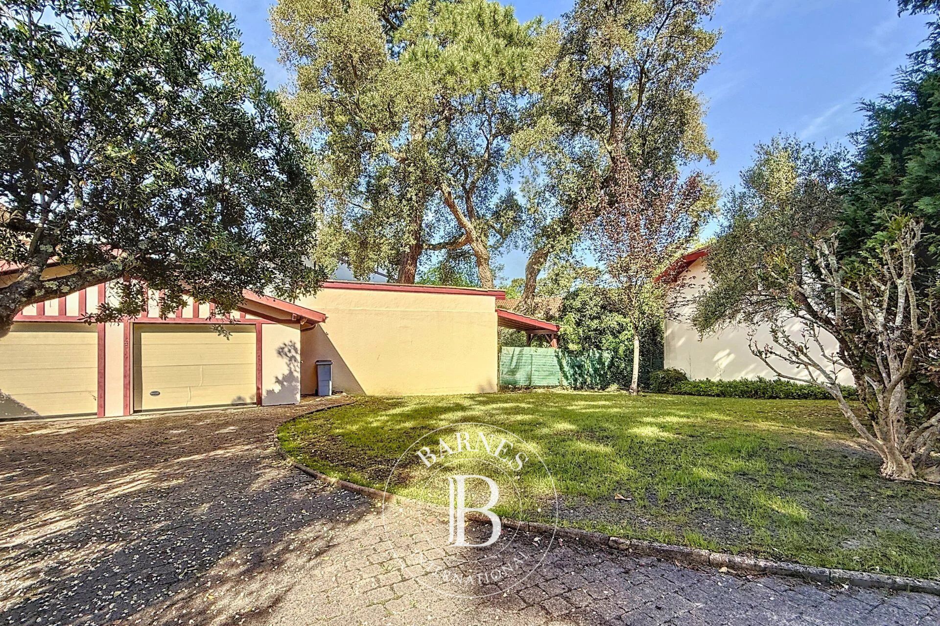 Charming House to Renovate – Heart of the Ville d’Hiver - picture 3