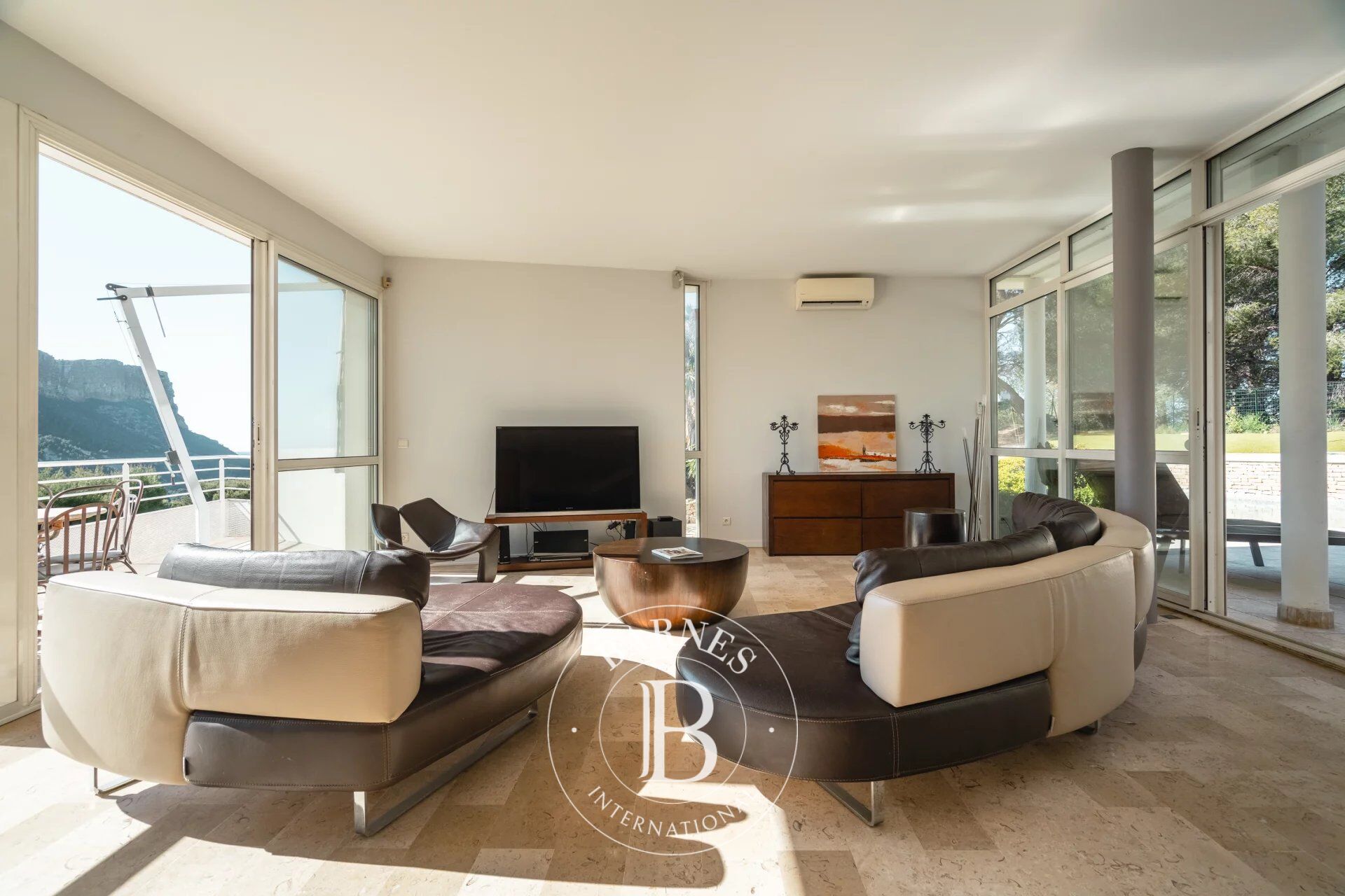 VENTE - CASSIS - 5 CHAMBRES - PISCINE - VUE SPECTACULAIRE - picture 2