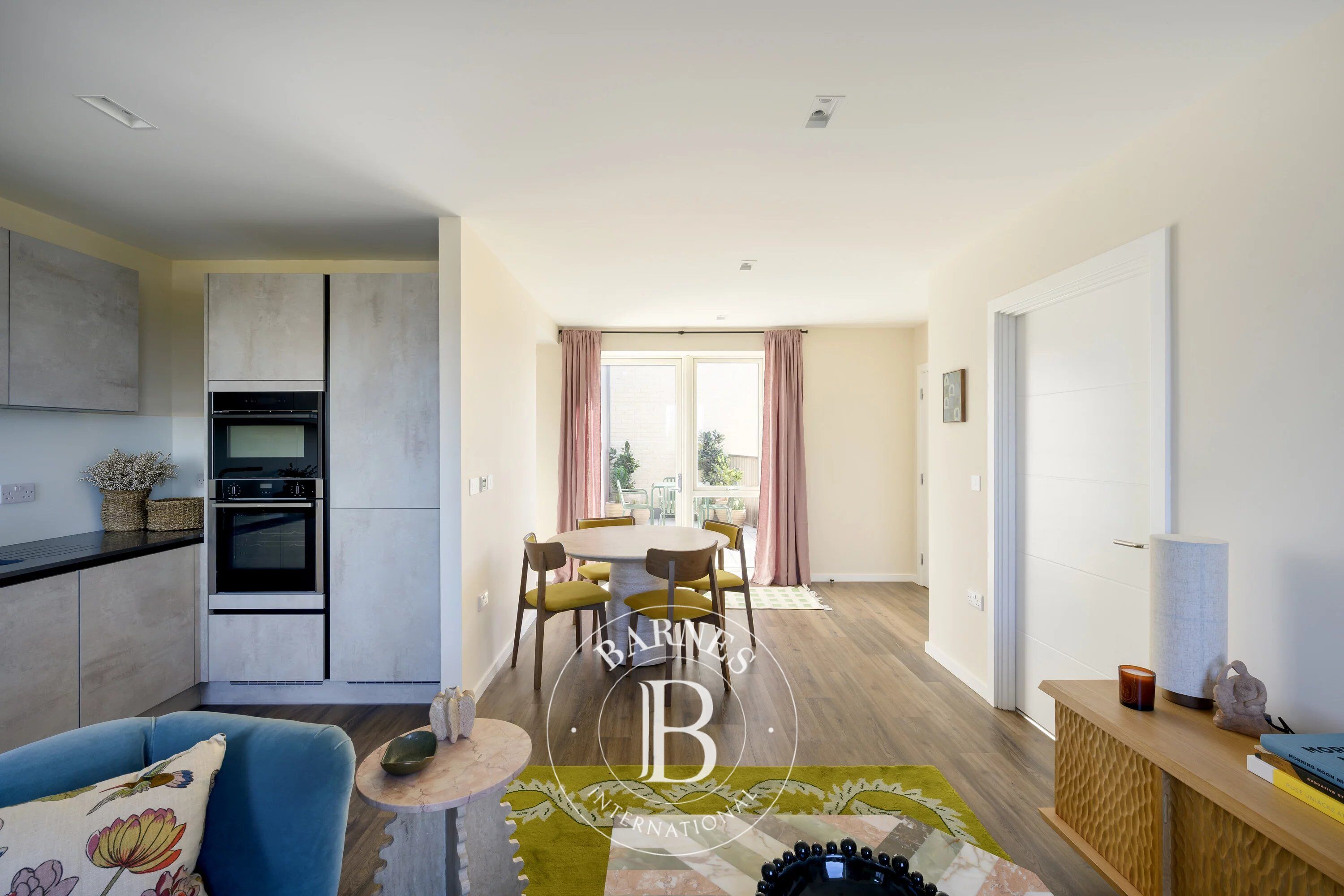 Piso London - picture 1