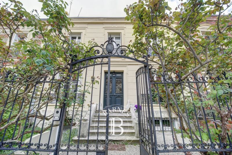 Versailles Montreuil Saint Symphorien - Maison du XIXe - Jardin - 5 à 7 chambres - Parkings.