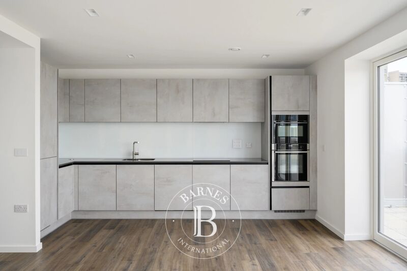 For Rent Apartment | London - picture 1