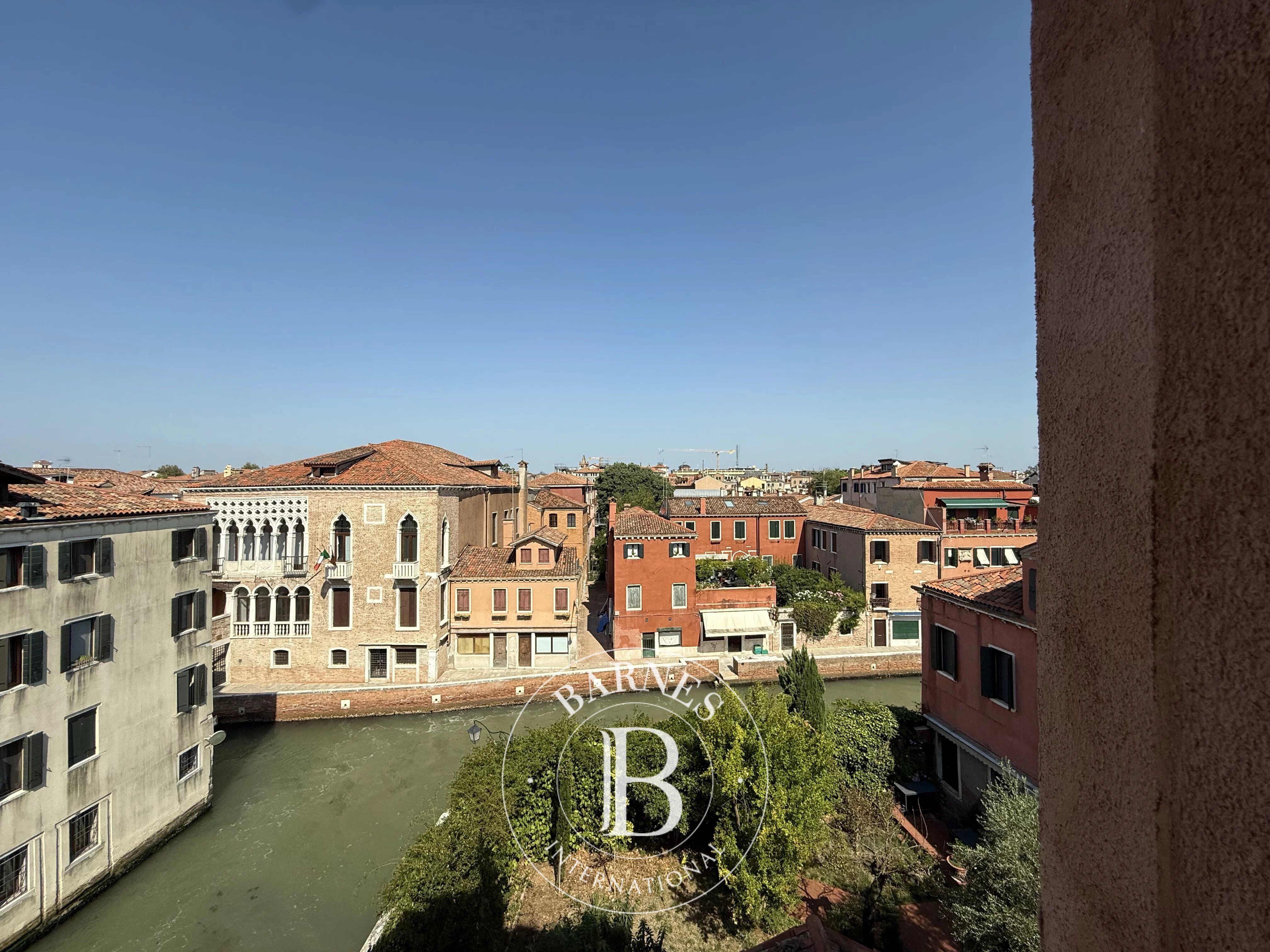 Dorsoduro Venice: Penthouse in Bare Ownership - picture 3
