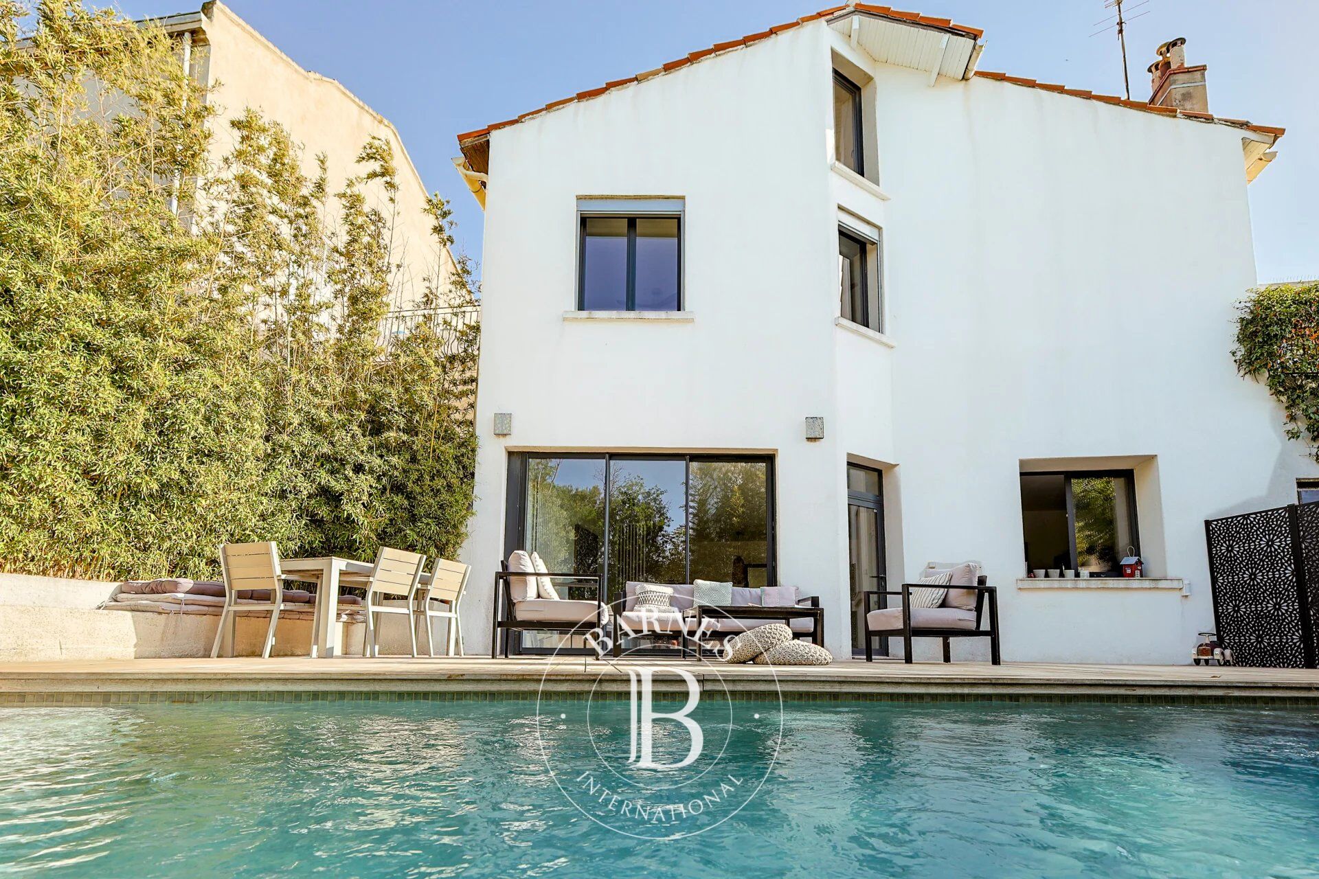 Vente maison avec piscine et vue mer au pied de Notre-Dame de la Garde - picture 3