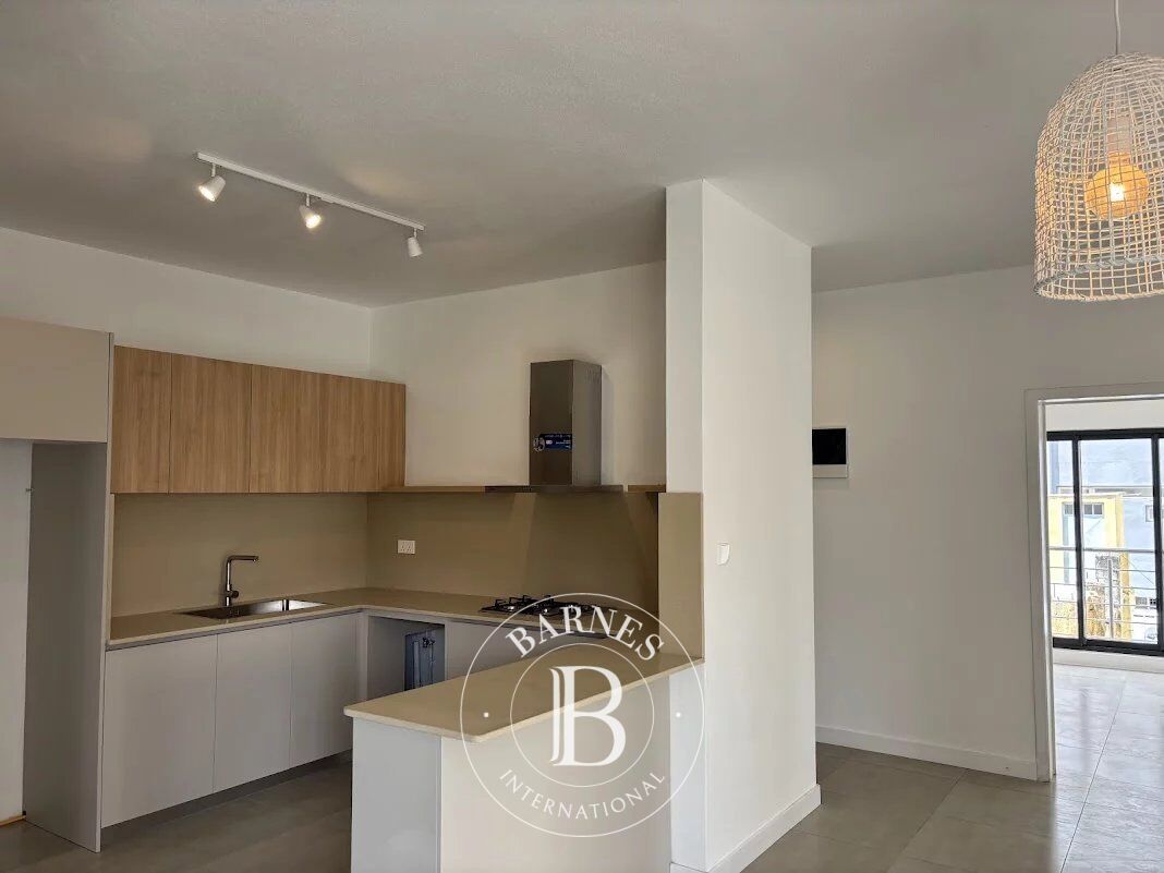 QUATRE-BORNES - Charming 3 bedroom penthouse with view - picture 1