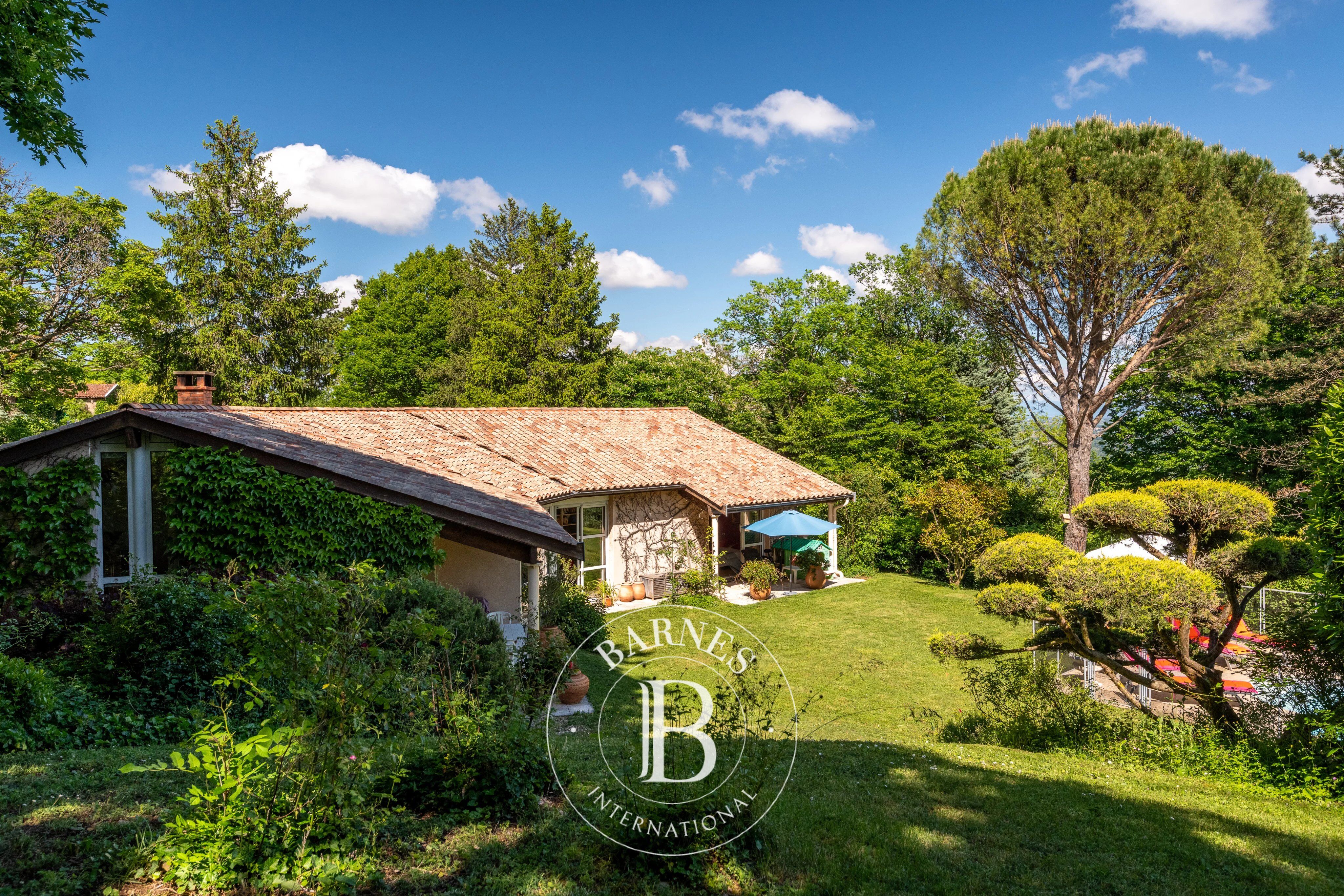 Casa Saint-Cyr-au-Mont-d'Or - picture 1