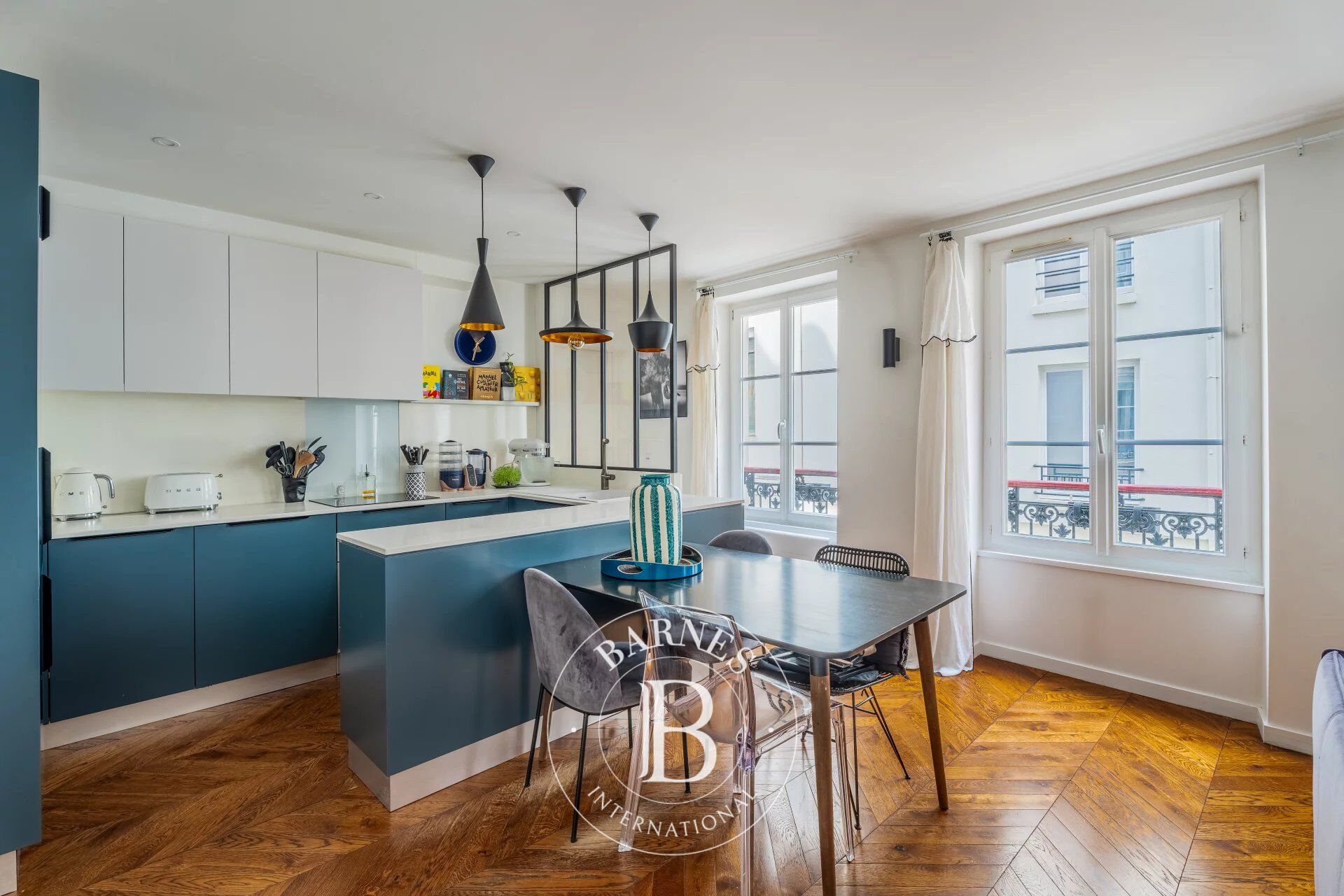 Paris 18th arrondissement - Abbesses - 2 bedrooms - Excellent condition - picture 2