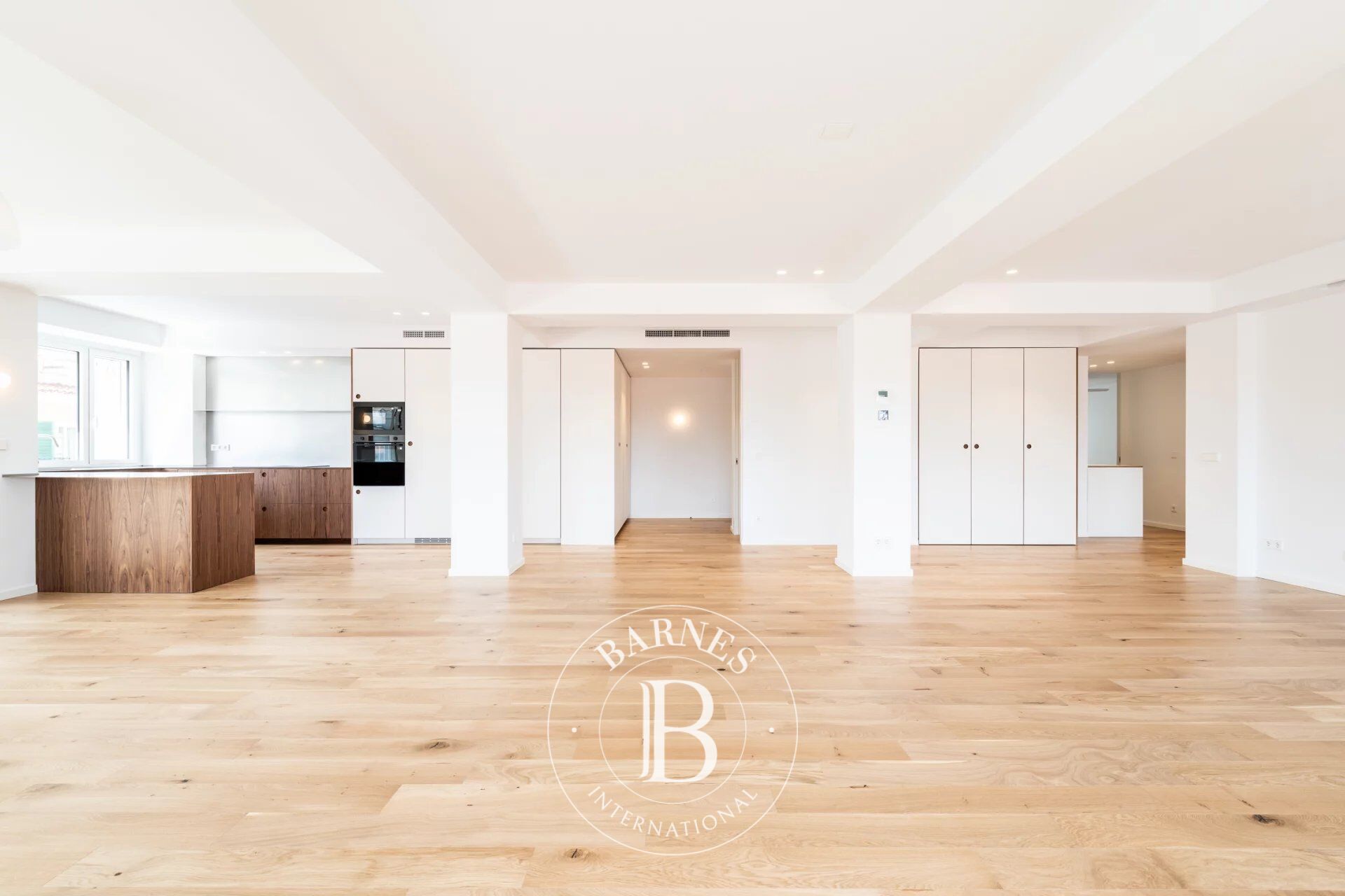 Renovated Apartment with Terrace and Panoramic Views over Madrid - picture 3