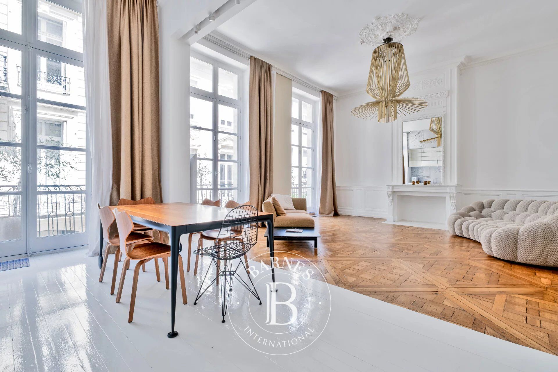 Bordeaux Hypercentre - Appartement meublé de 115 m² - Balcon filant - picture 2