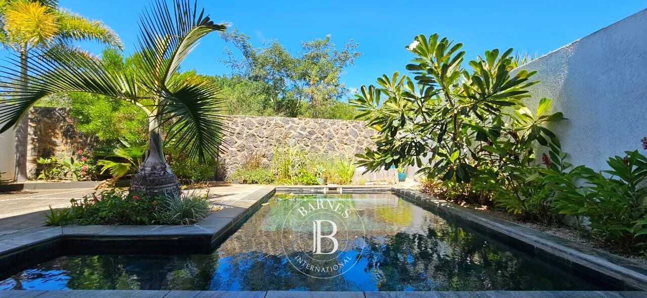 GRAND BAIE - Modern Villa - 3 Bedrooms - picture 1