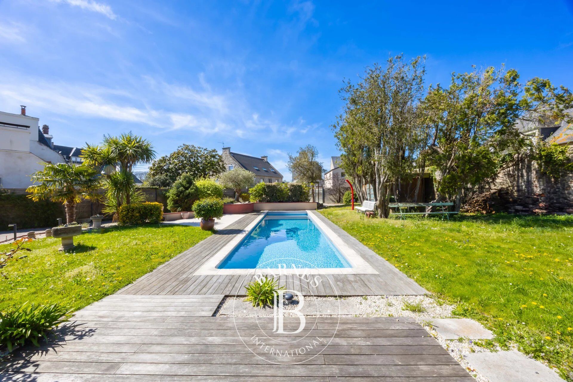 Propriété avec piscine coeur de SAINT SERVAN - picture 2