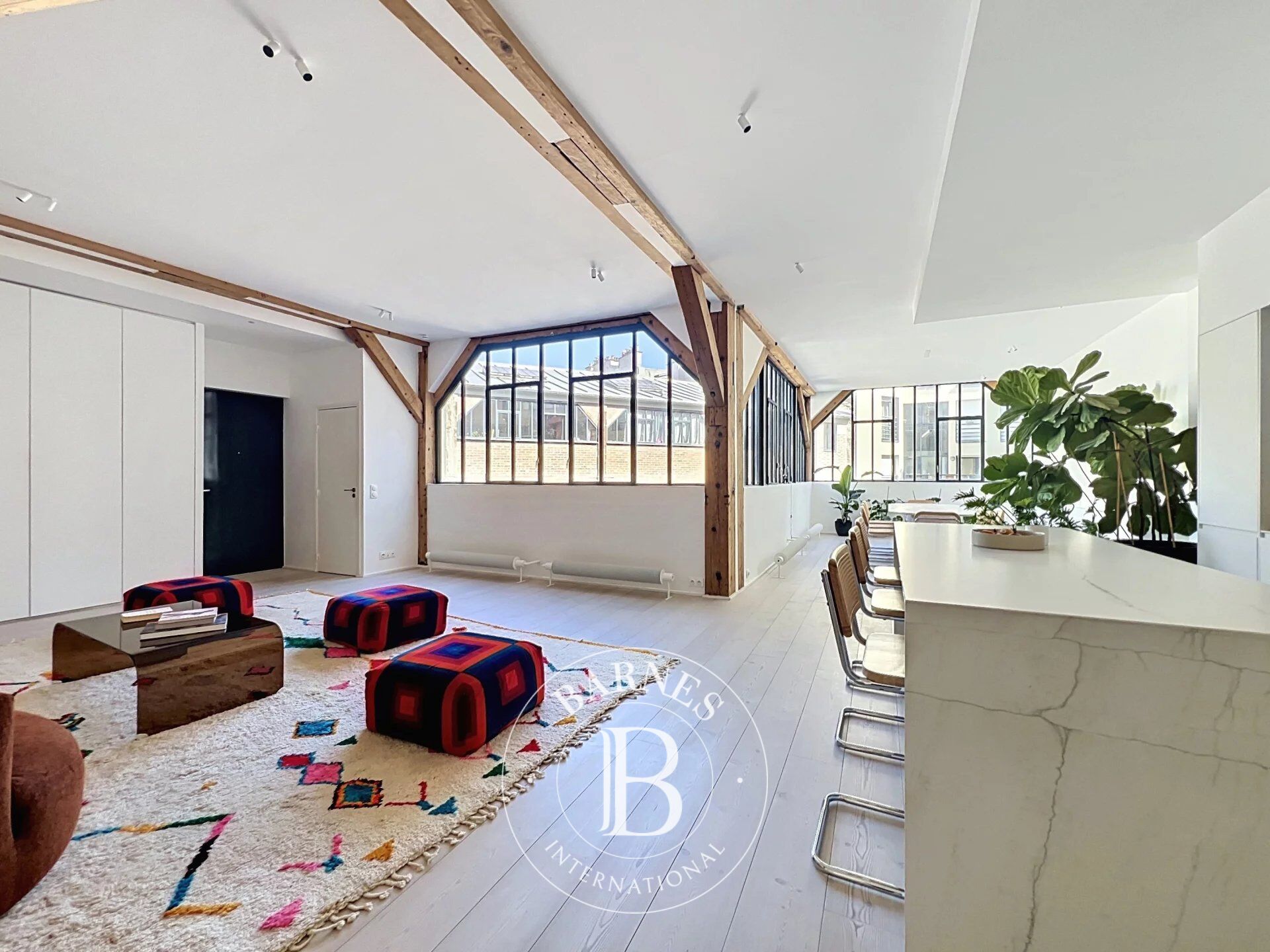 BARNES' short-term rental service is pleased to present this property : - picture 1