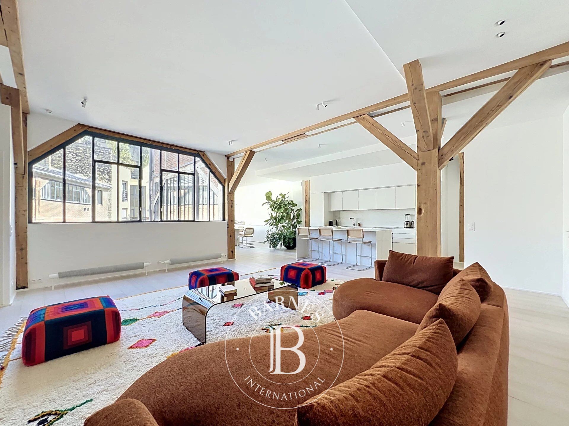 BARNES' short-term rental service is pleased to present this property : - picture 2