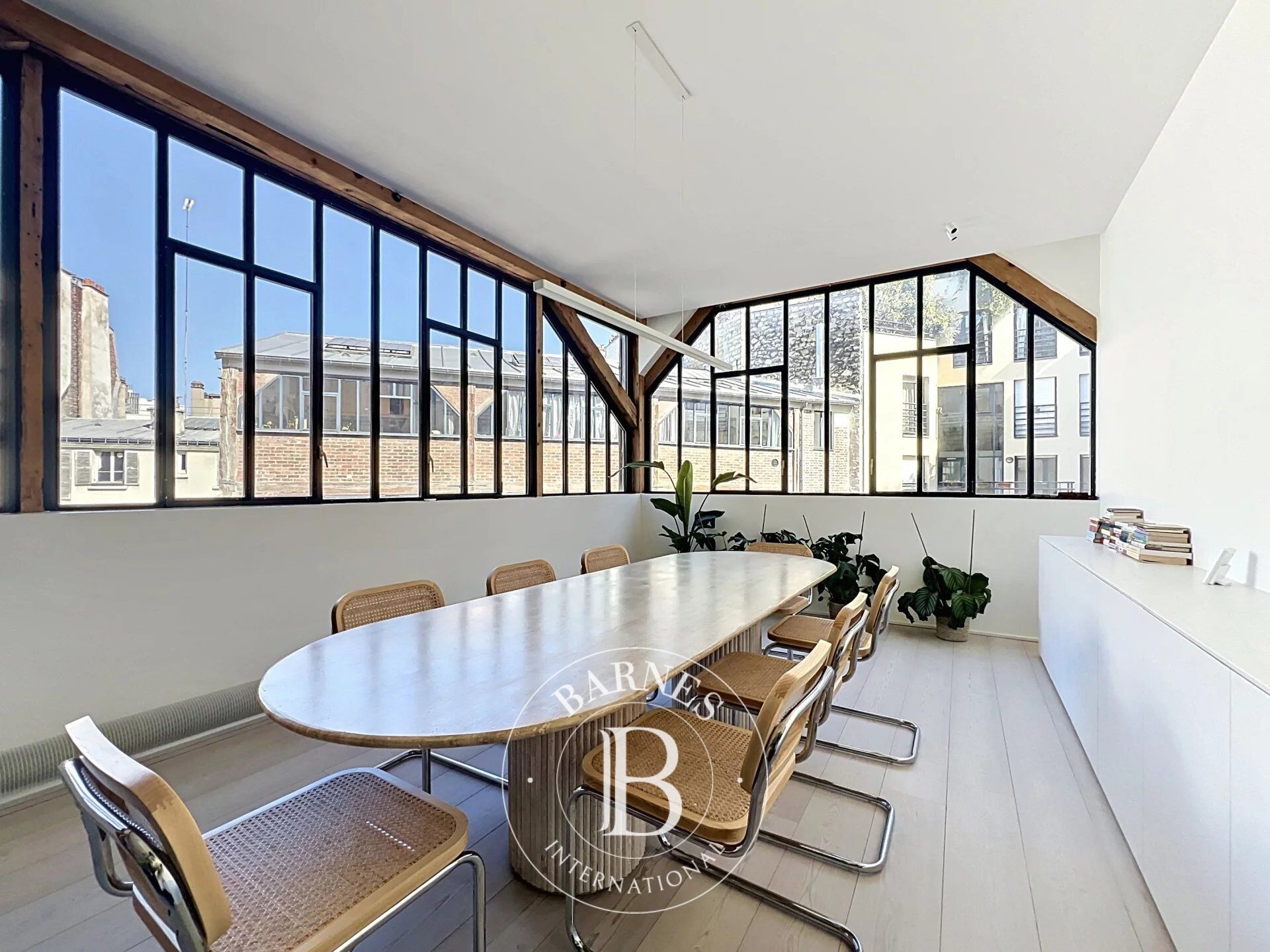 BARNES' short-term rental service is pleased to present this property : - picture 3