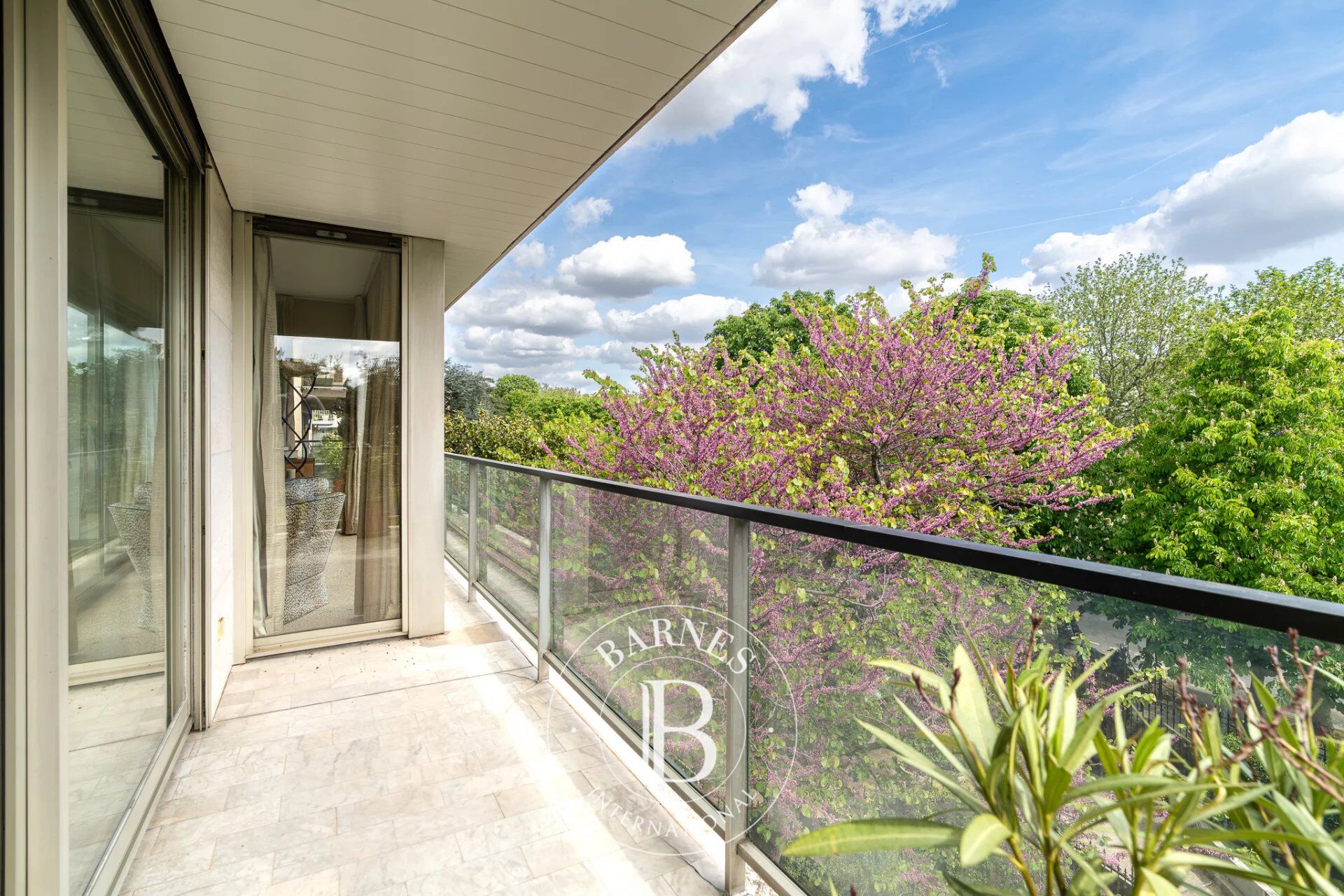 Neuilly-Saussaye - Appartement - 2 suites - larges balcons - picture 1