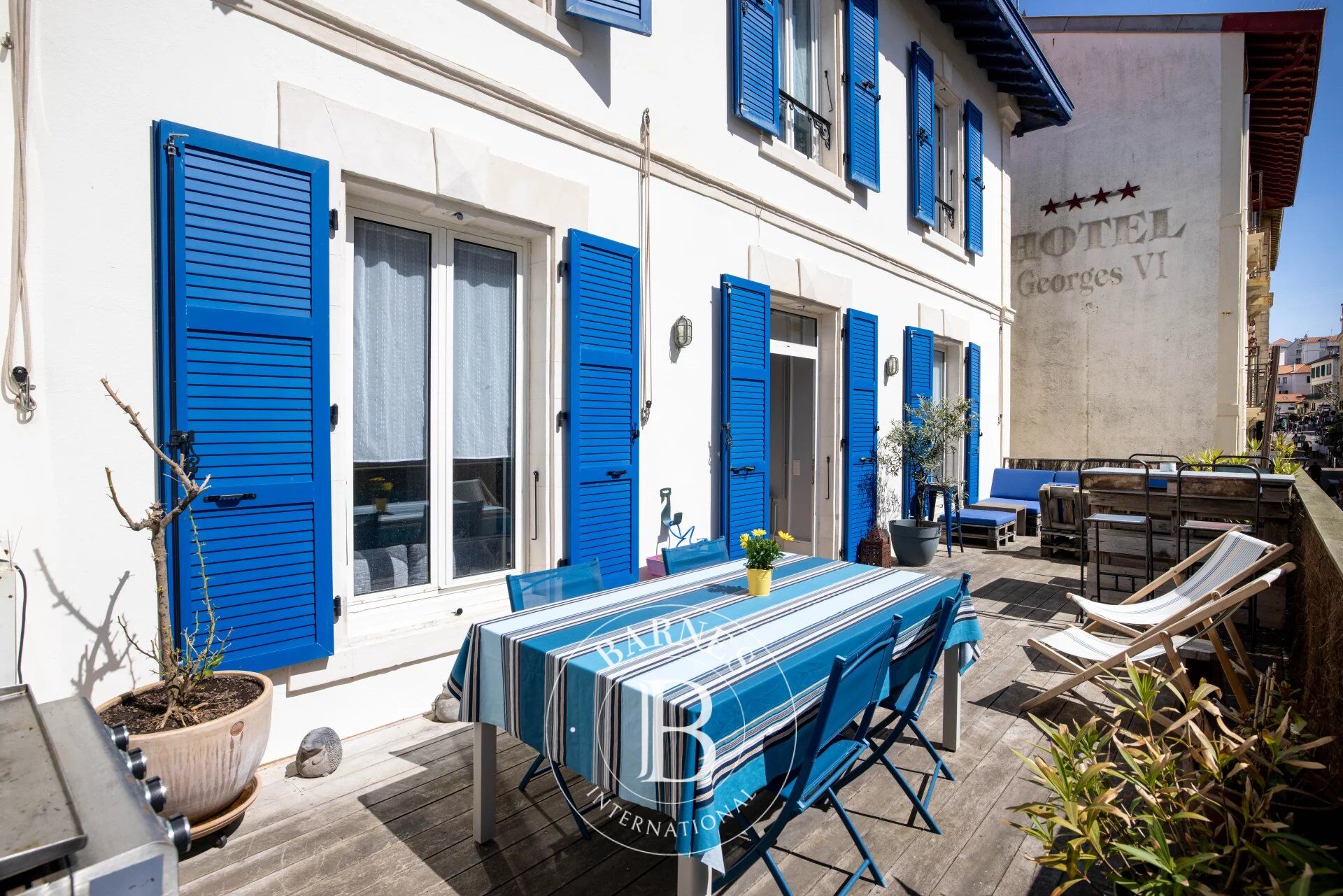 BIARRITZ PORT VIEUX, GRAND APPARTEMENT AVEC TERRASSE VUE MER DE 36 M² - picture 3