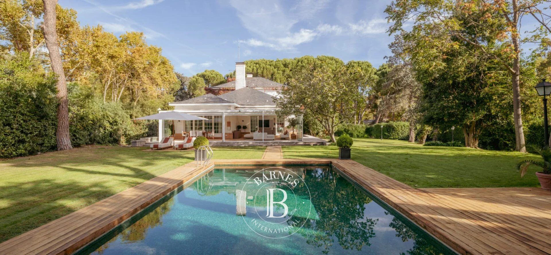 Madrid – Moncloa / La Florida – Villa ristrutturata con 5 suite – Giardino, piscina e area wellness - picture 2