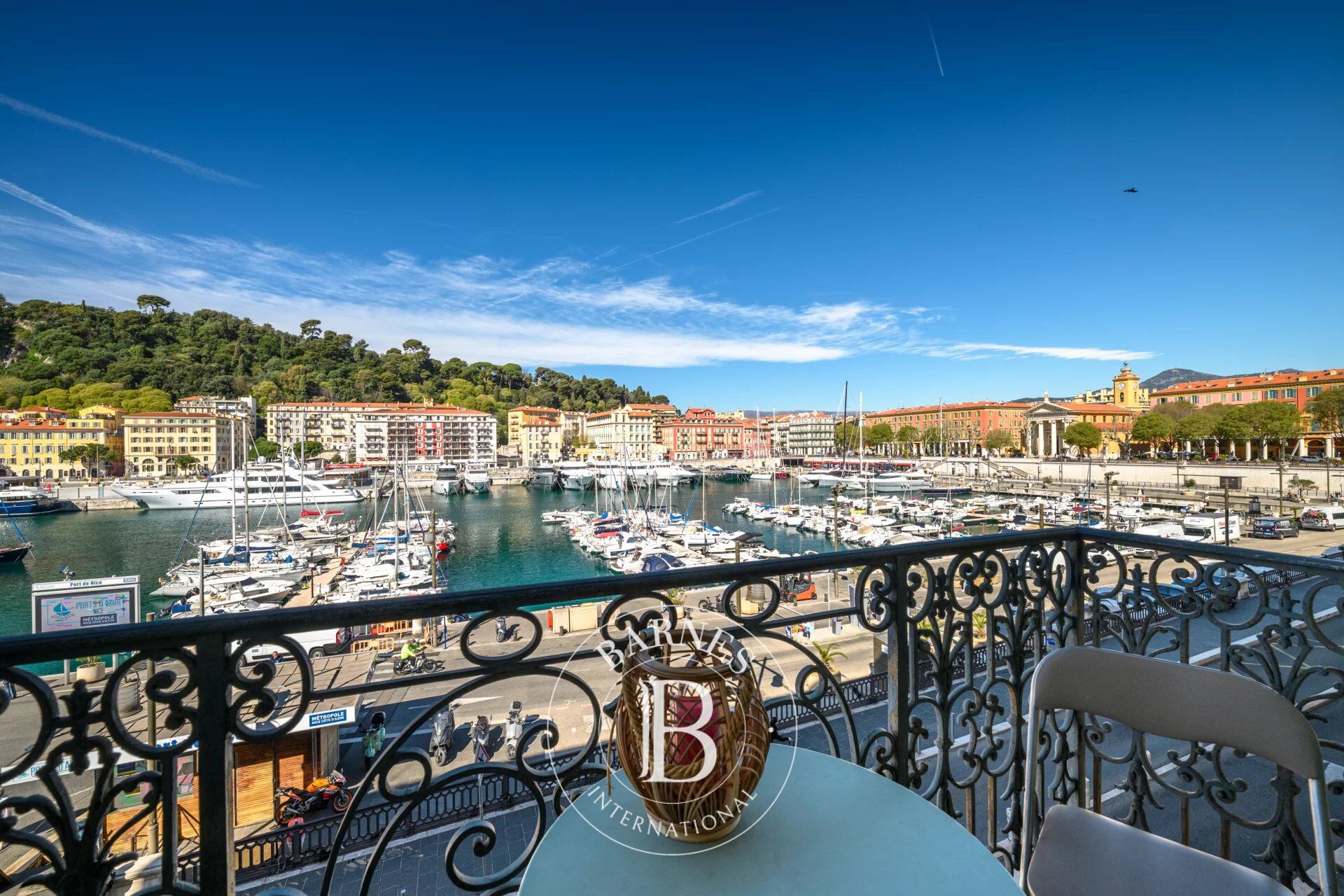 NICE – PORT LYMPA – APARTMENT – PANORAMIC VIEW OVER THE HARBOR - picture 2