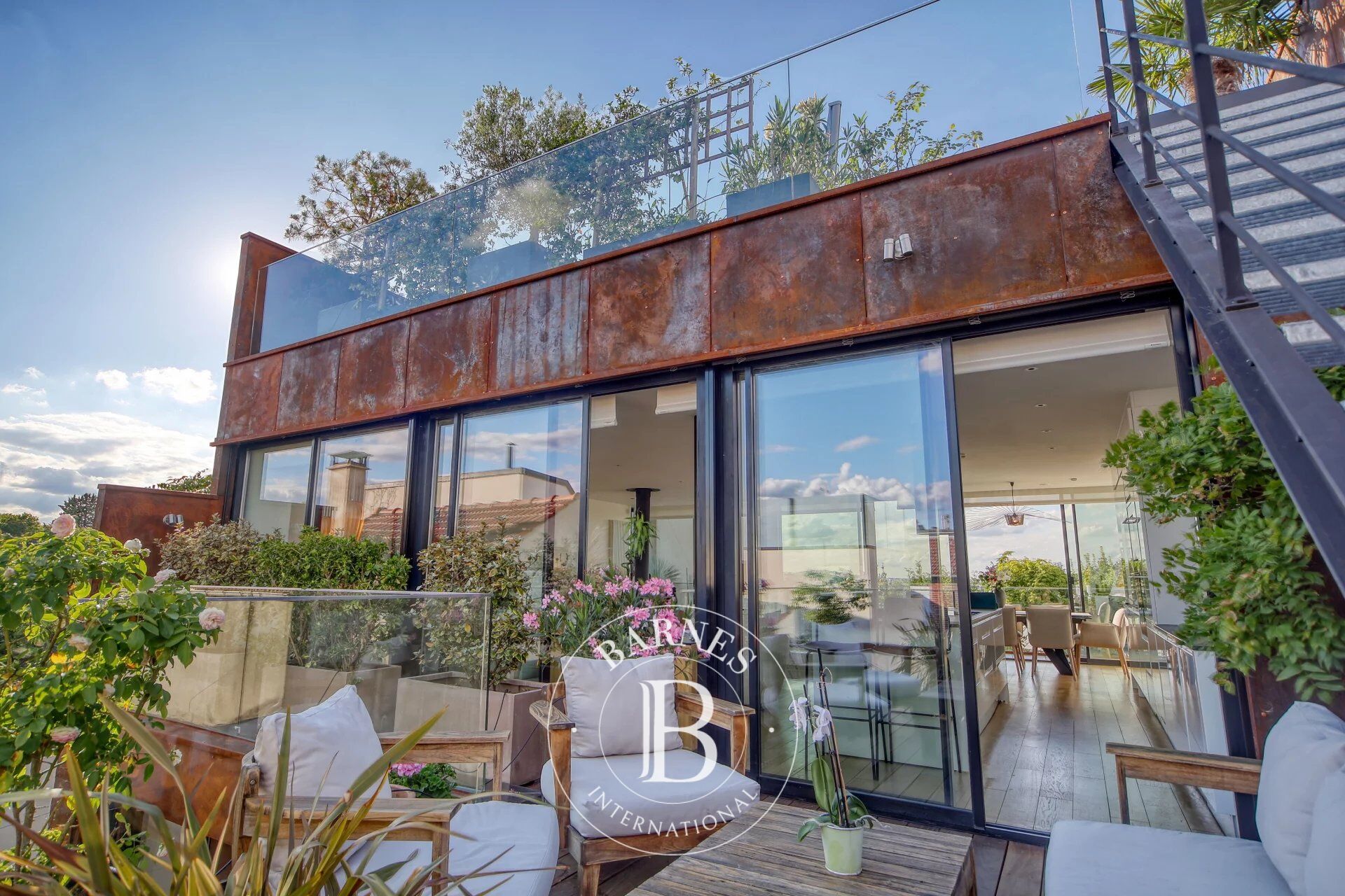 Le service location courte durée de la maison BARNES vous présente ce bien : - picture 2