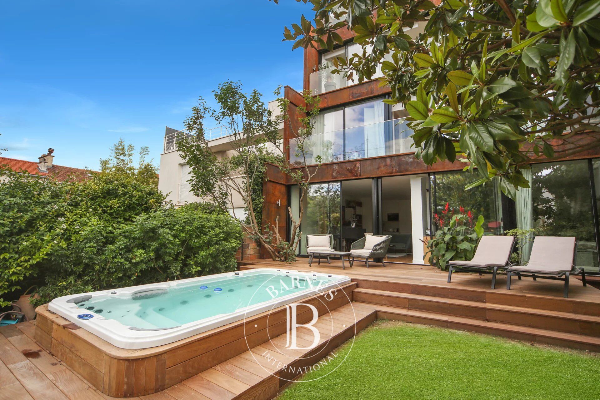 Le service location courte durée de la maison BARNES vous présente ce bien : - picture 1