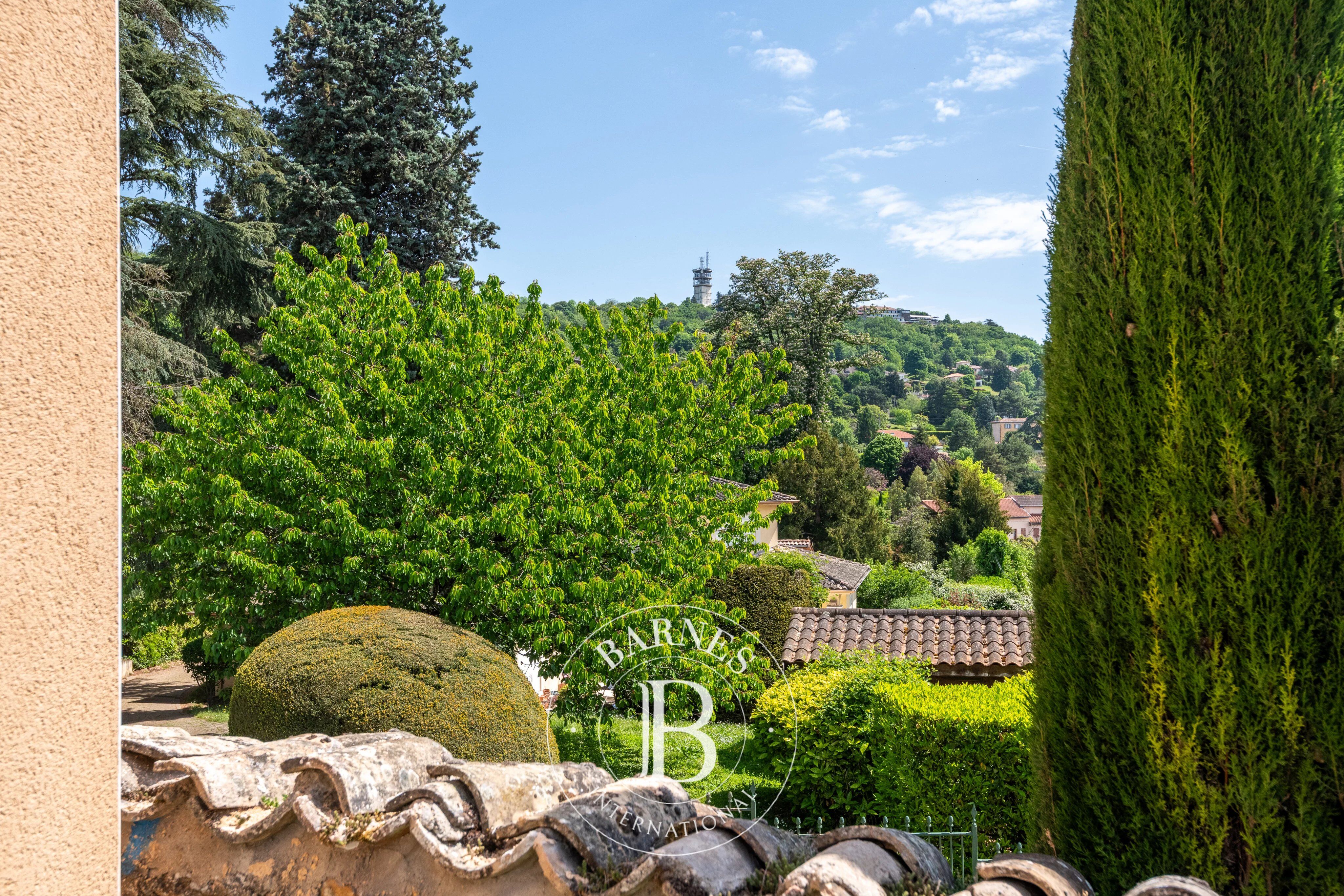 Saint-Cyr au Mont d'Or - Hameau Jardinière - Maison de 88m² environ - 3 chambres - Jardin - Vue Mont Cindre - picture 2